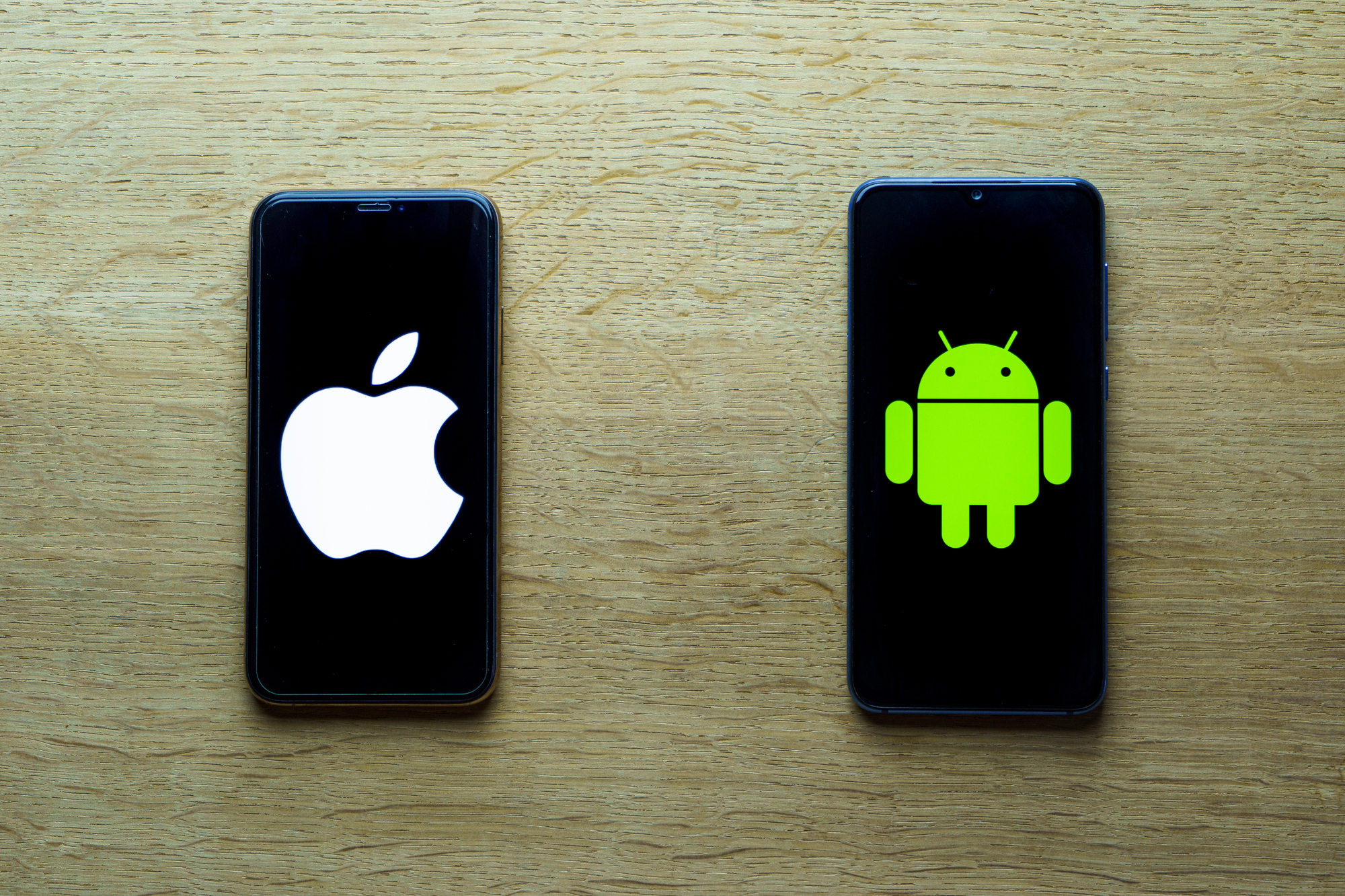 Srovnání iPhone 16 a Google Pixel 9: hlavní rozdíly mezi nejlepšími telefony na trhu