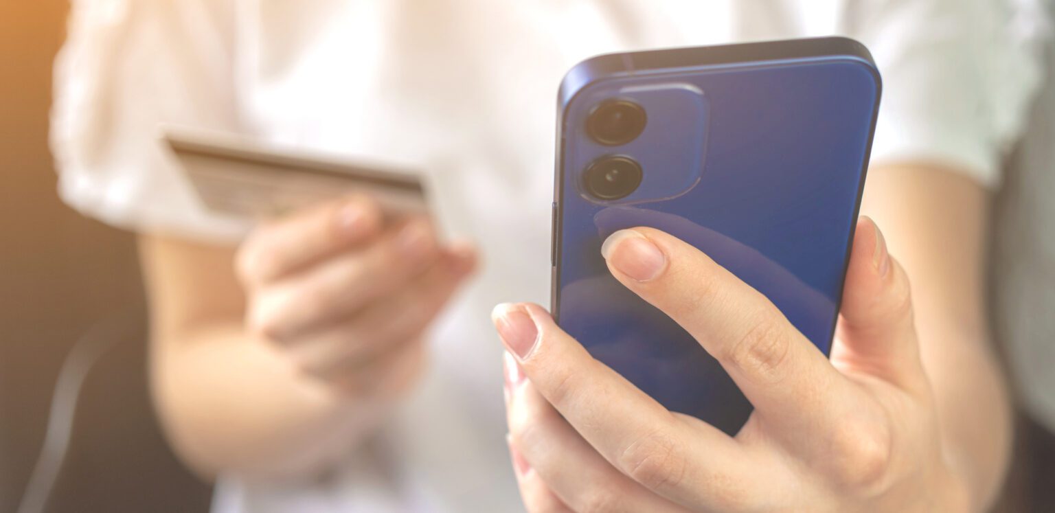 24 000 otáček za minutu. Red Magic 11 Pro není telefon, je to zbraň