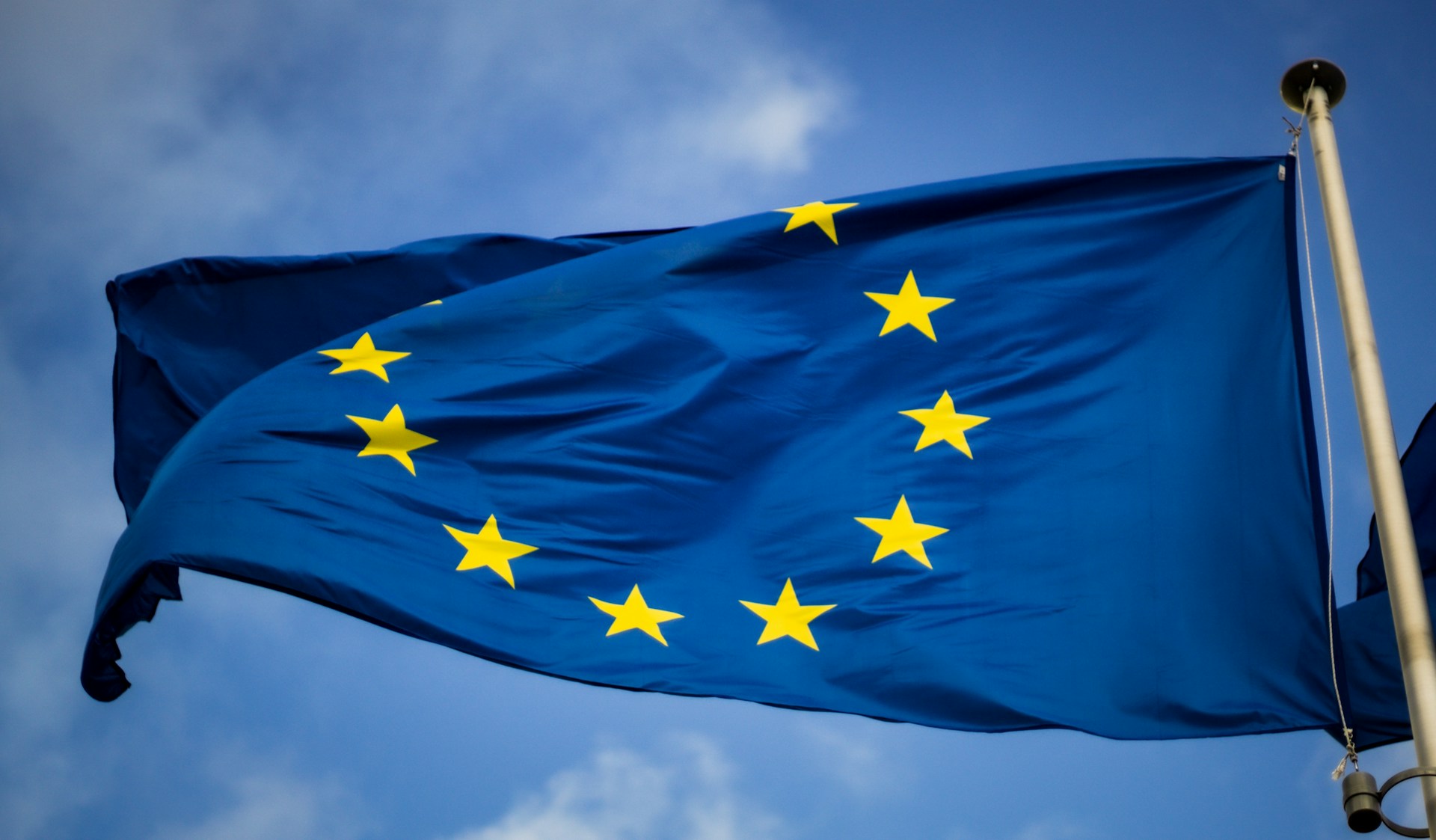 Oprava rozbitého smartphonu by měla být jednodušší: EU uložila výrobcům nová pravidla