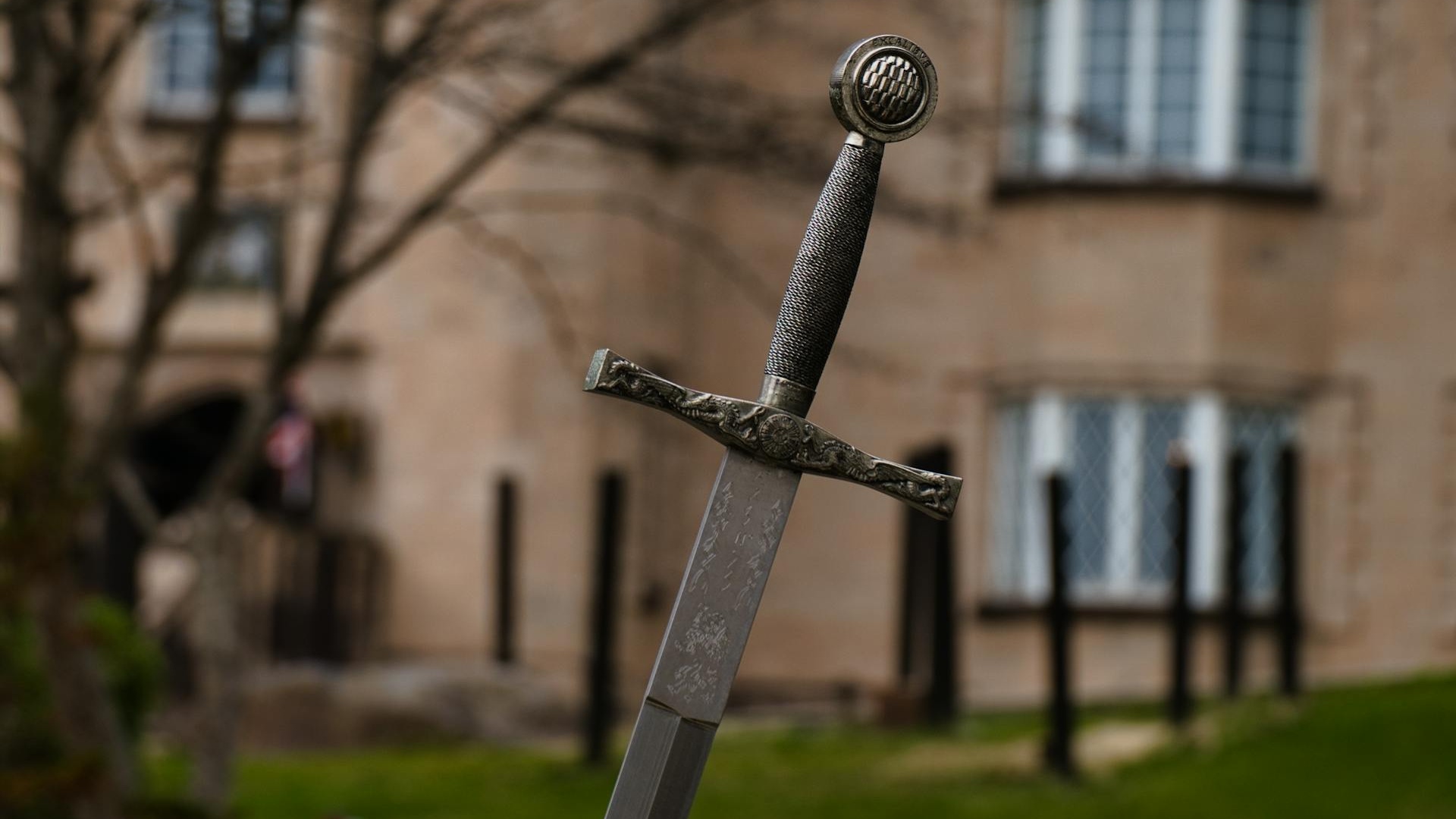 Moderní replika meče se ukázala být vzácnou historickou památkou