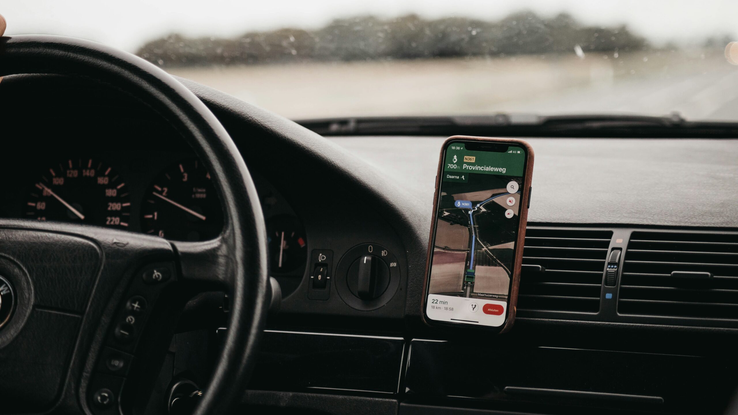 Google Maps mají problémy v systému Android Auto. Poradíme, jak je vyřešit