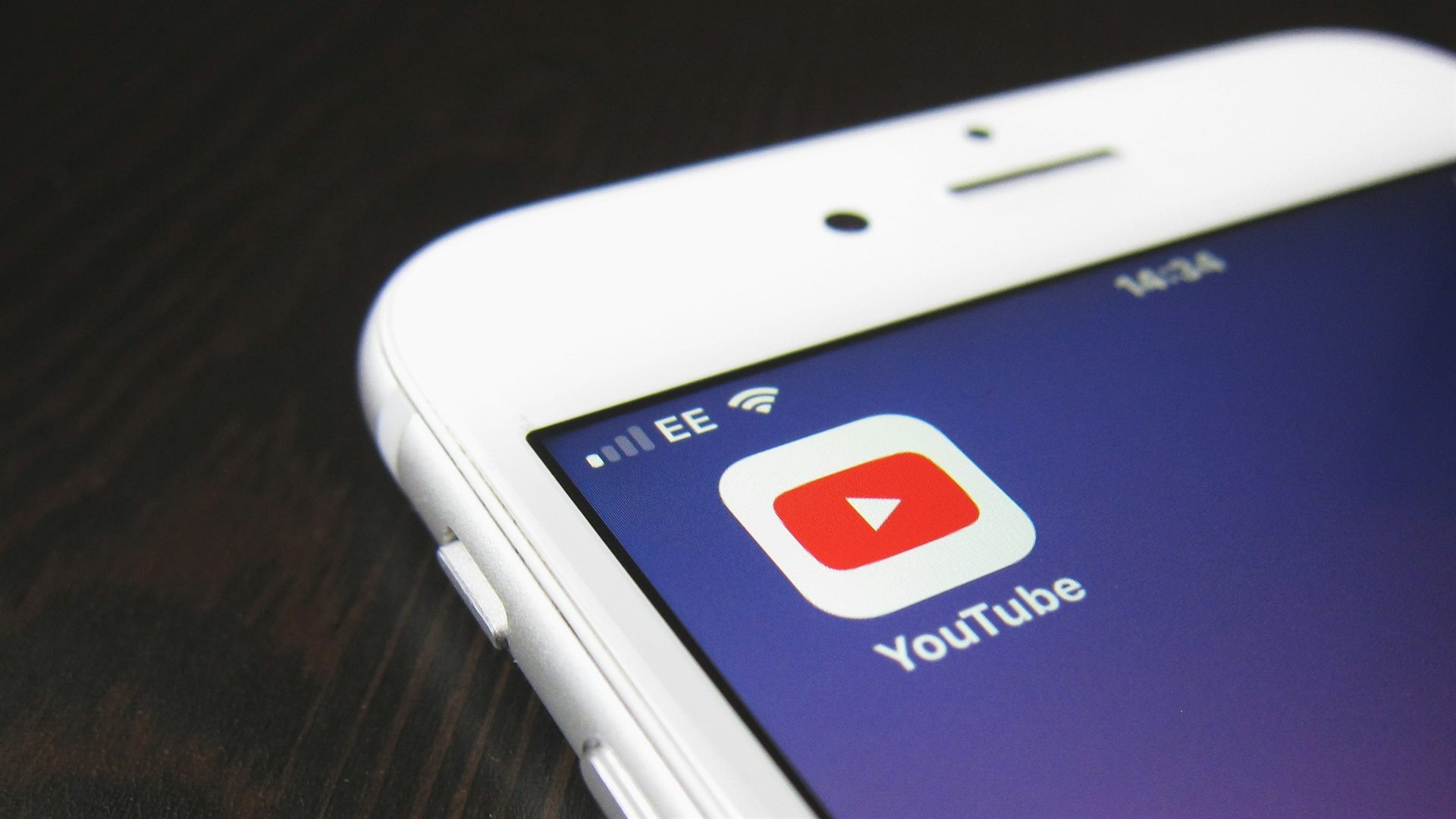 Jak mít v telefonu nejnovější verzi YouTube