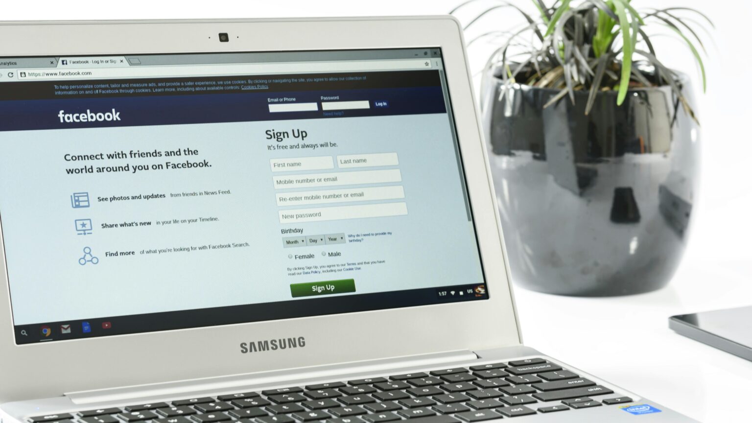 KVÍZ: Facebook změnil způsob komunikace mezi lidmi. Jak dobře tuto sociální síť znáte?