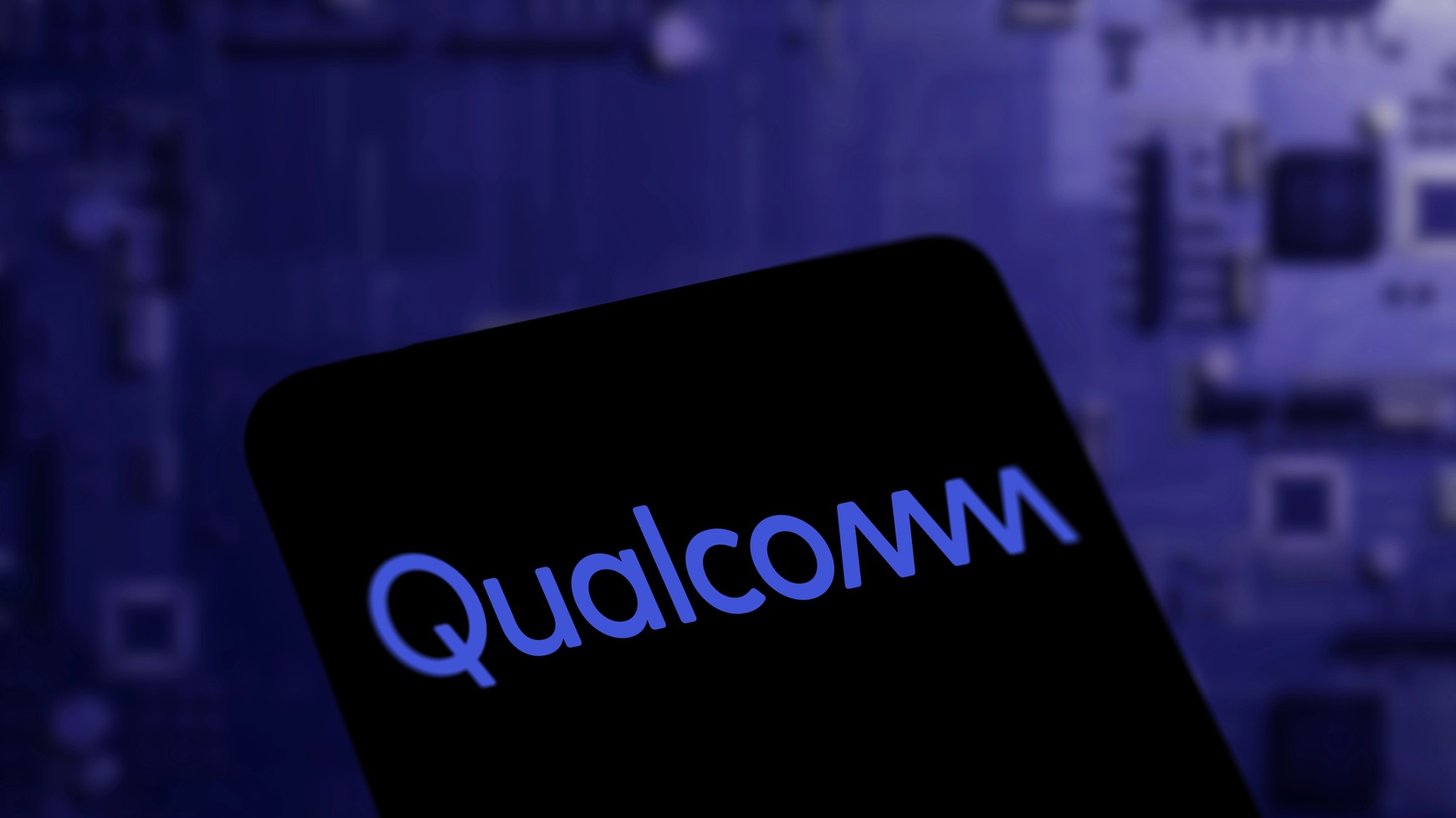 Křemíková válka: Qualcomm a Intel soupeří v závodě o budoucnost notebooků