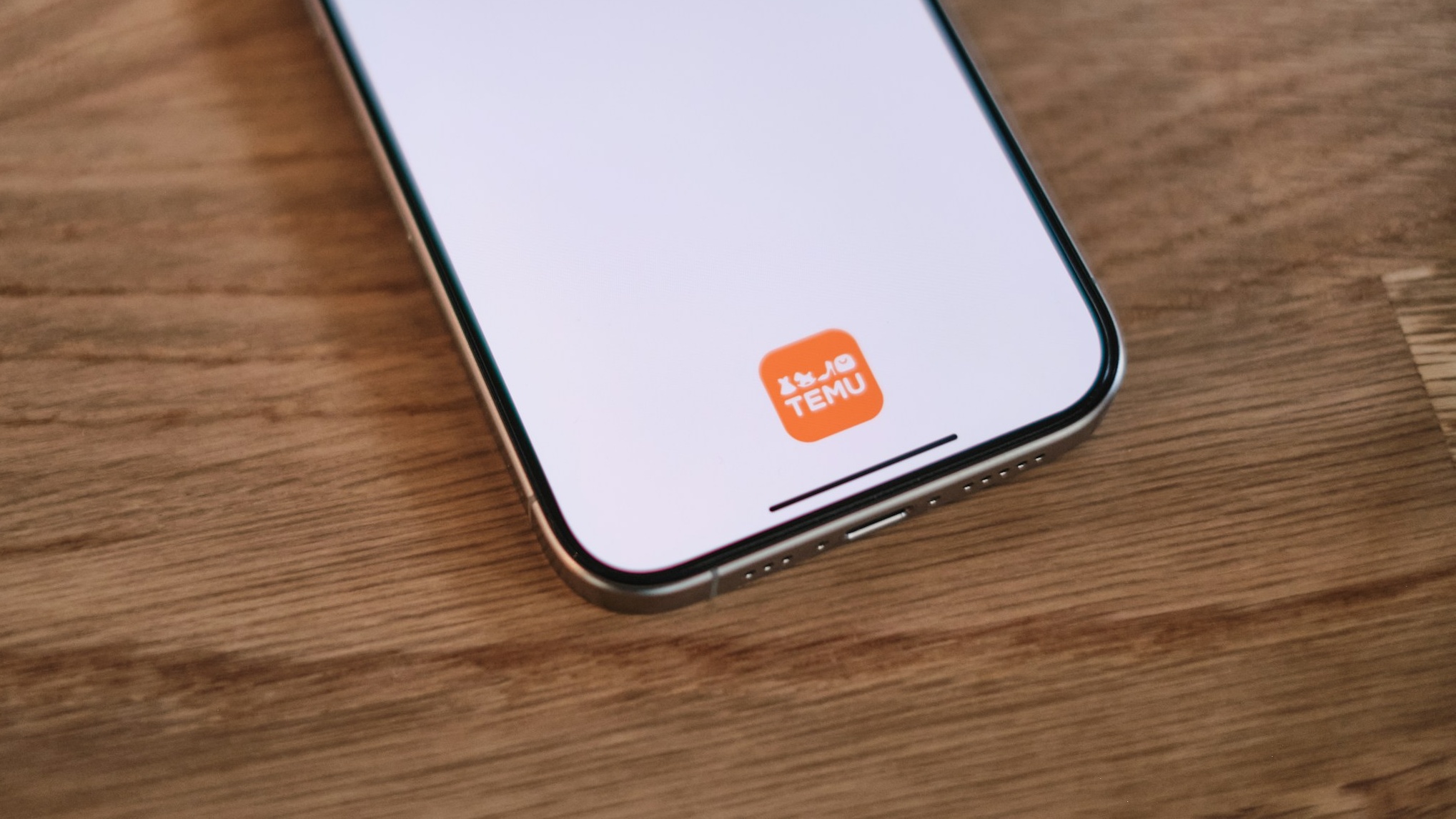 Neporazitelný král Temu: Čína letos ovládla žebříček nejstahovanějších aplikací v App Storu
