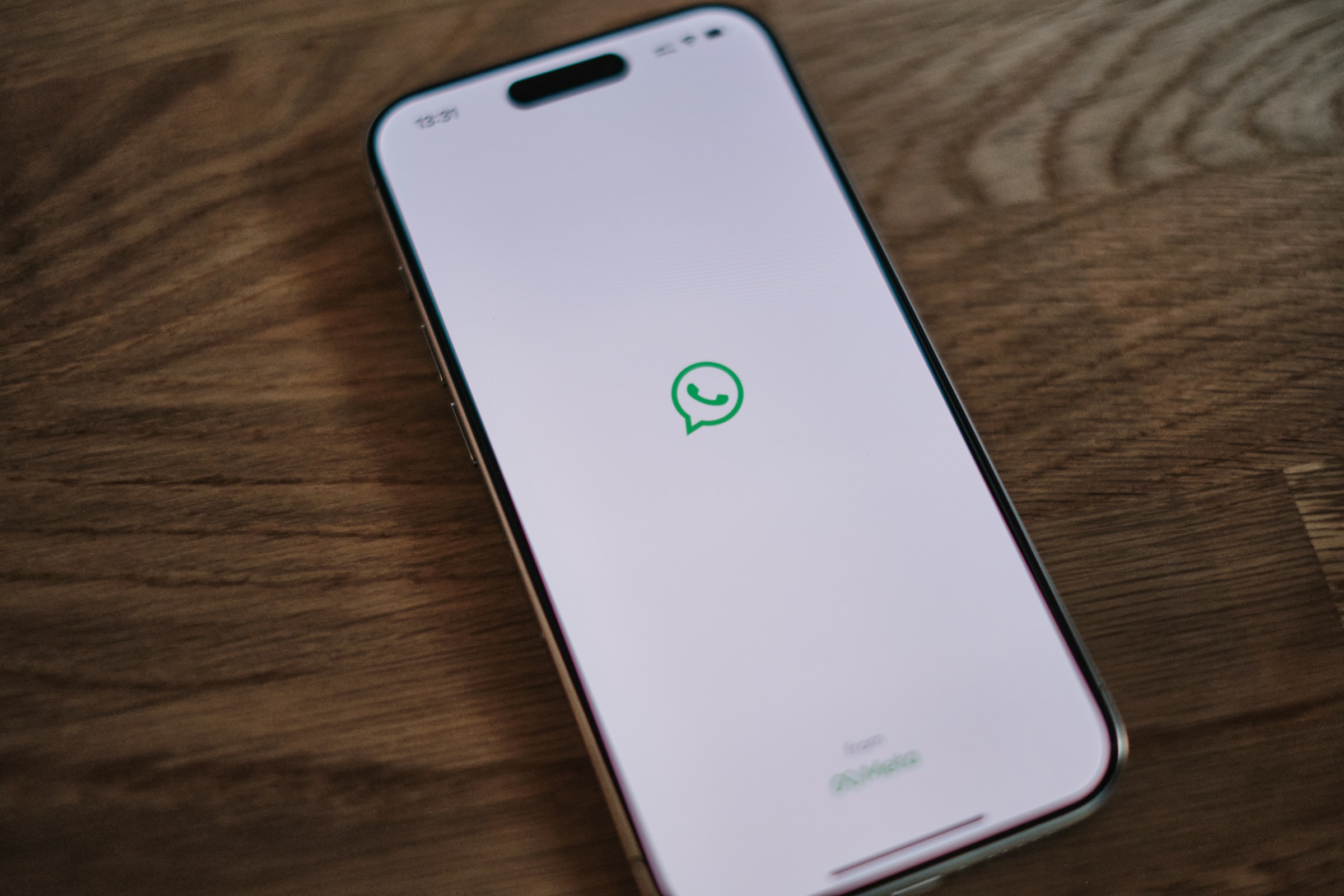 Co znamená nová ikona vlny, která se objevila ve skupinách WhatsApp na iPhonu