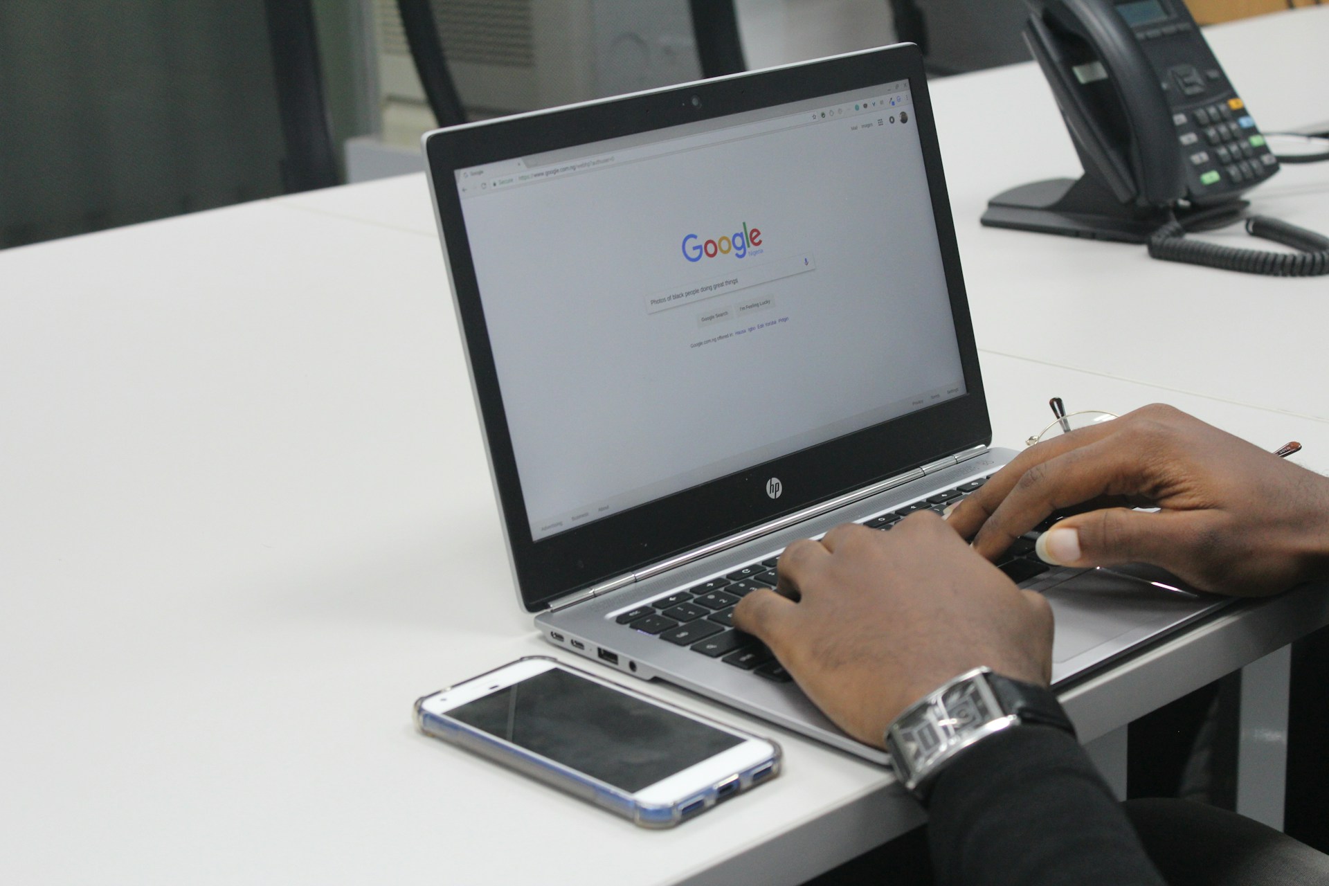 Google dohání ChatGPT Search: Do vyhledávače bude integrován režim AI