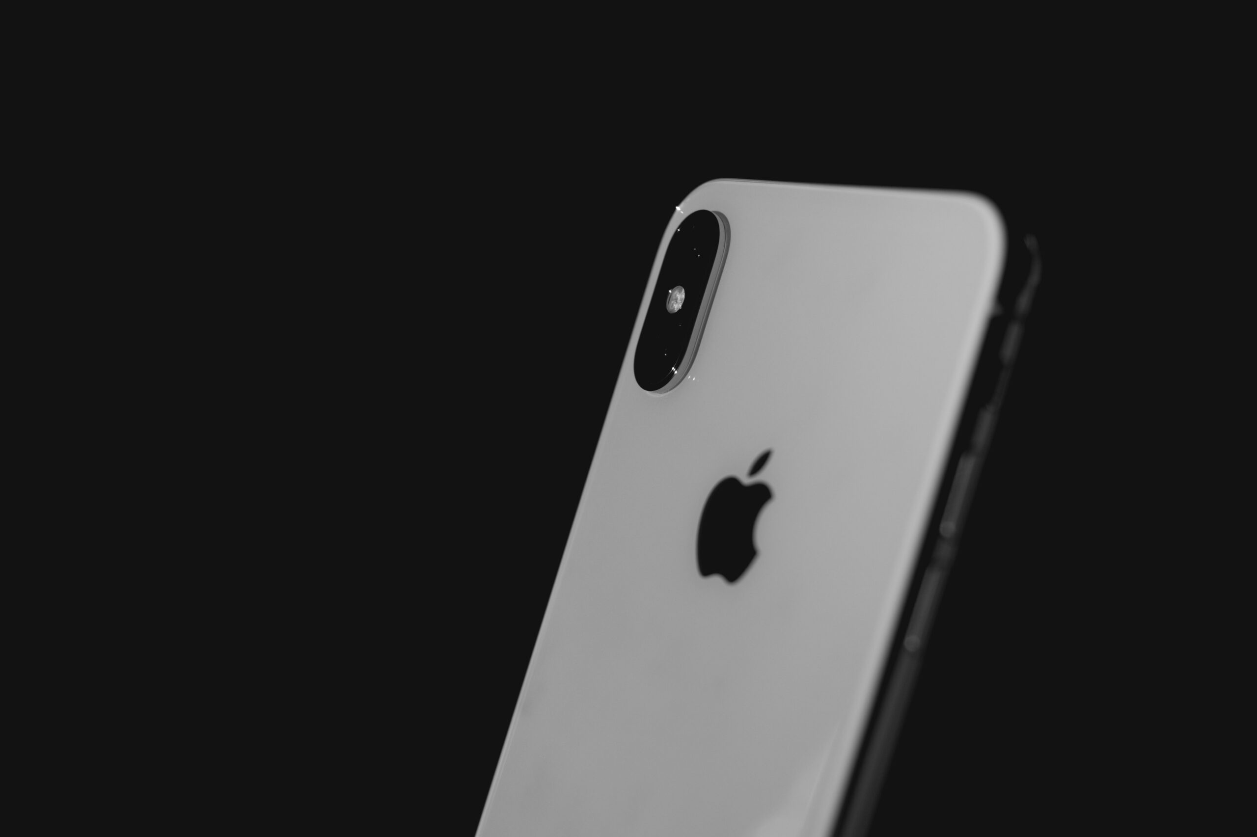 Apple v iOS 18.2.1 opravuje základní chyby, dramatické změny však nepřináší