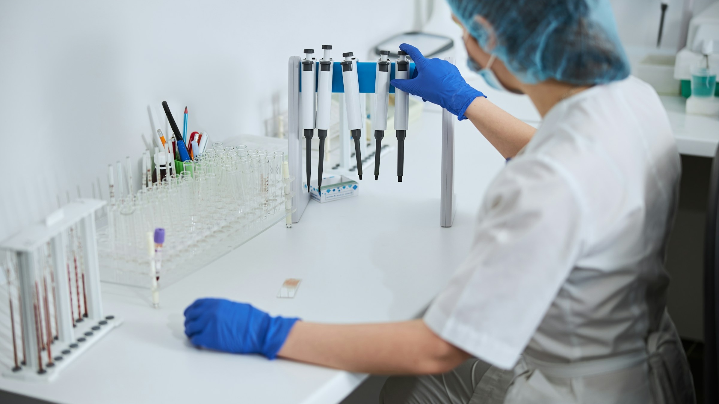 První virtuální AI laboratoř na světě slibuje technologický průlom v biomedicíně
