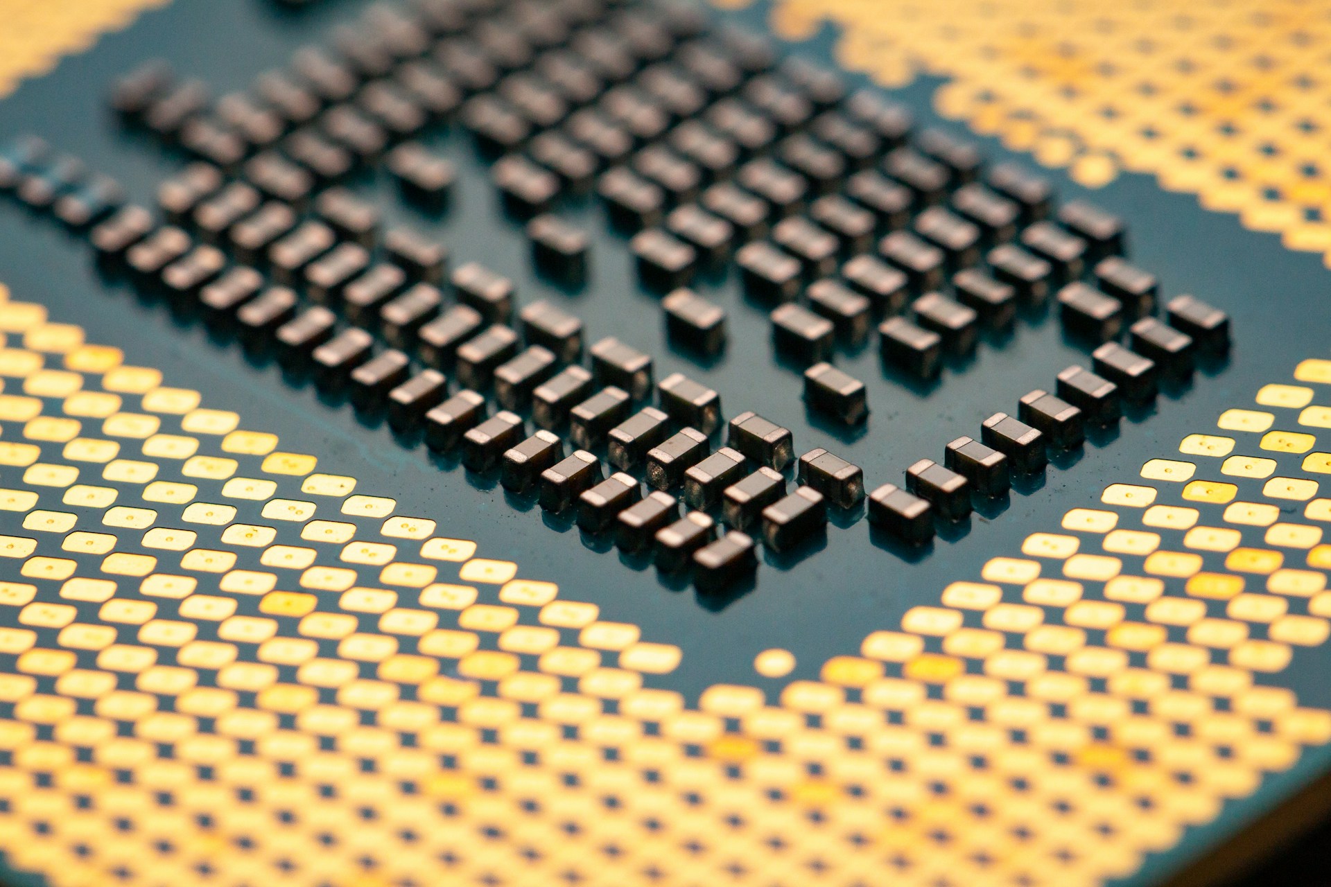Intel představil Gaudi 3, AI čip překonávající výkon slavného NVIDIA H100