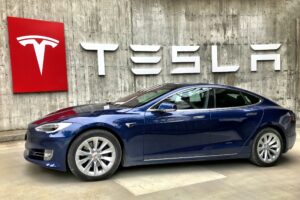 Tesla, kterou nikdo nechce: Musk oznámil zoufalou strategii