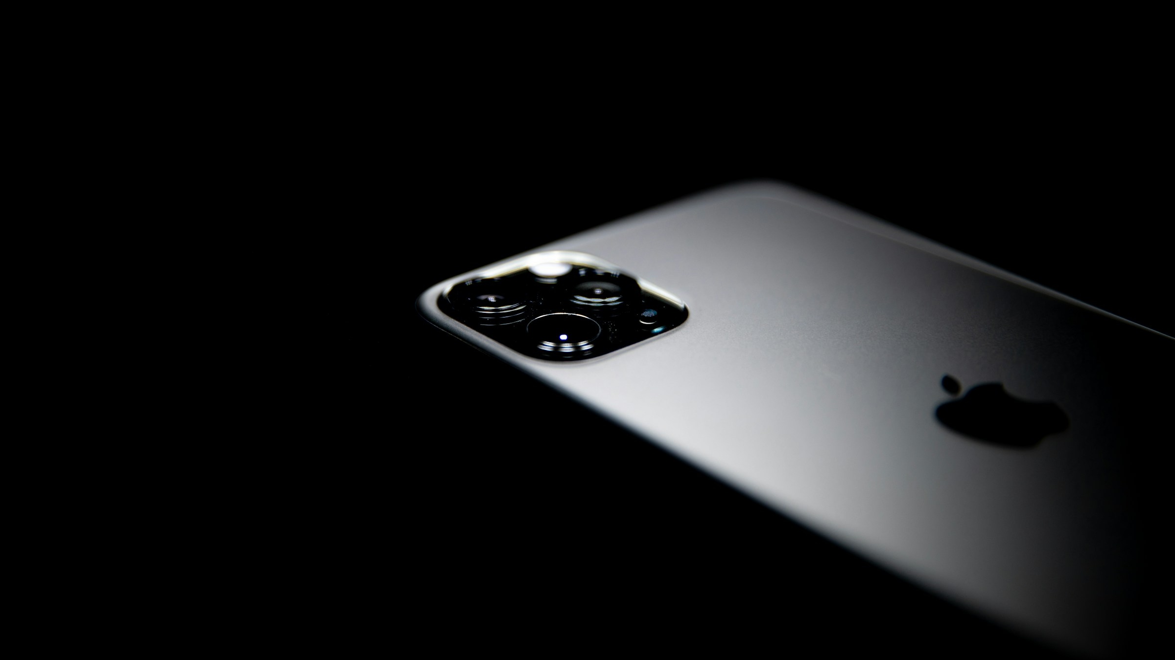 Velké srovnání fotoaparátů iPhone 16 a Galaxy S25: Který telefon fotí líp?
