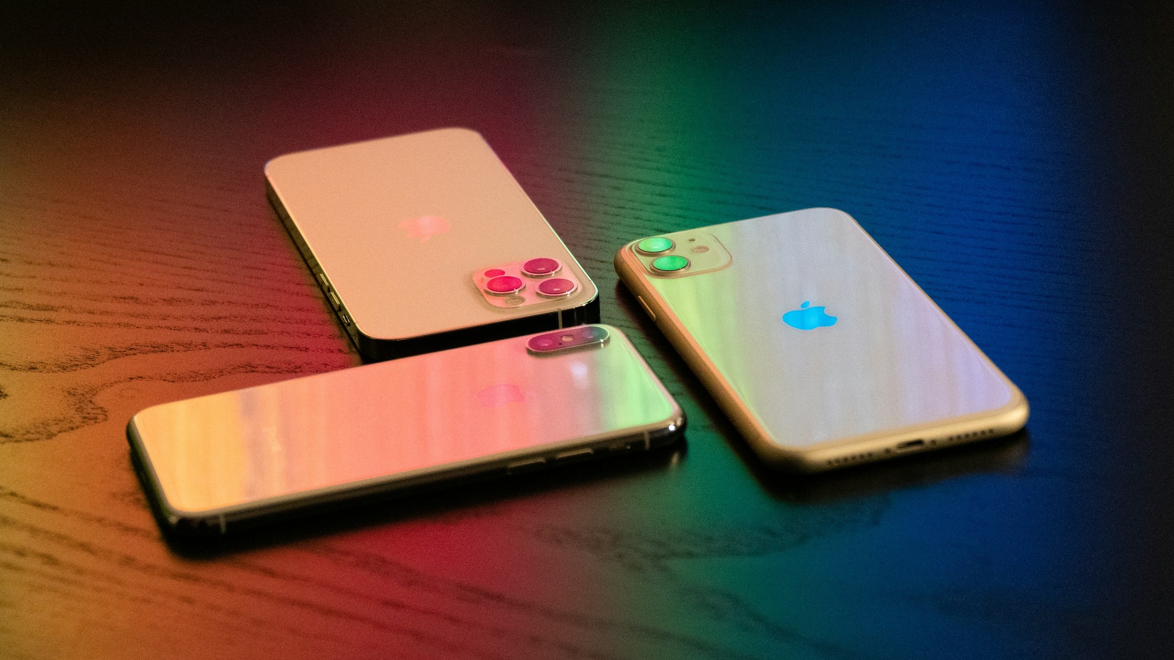 iPhone 17 není nejžádanějším telefonem roku 2025. Toto je jeho vyzyvatel
