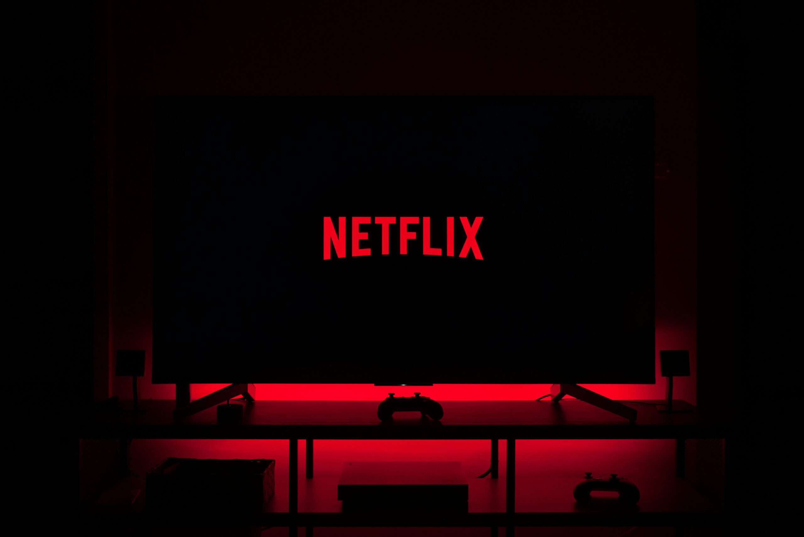 Dlouho očekávaná funkce v aplikaci Netflix: nyní můžete jedním klepnutím stáhnout celé sezóny seriálu