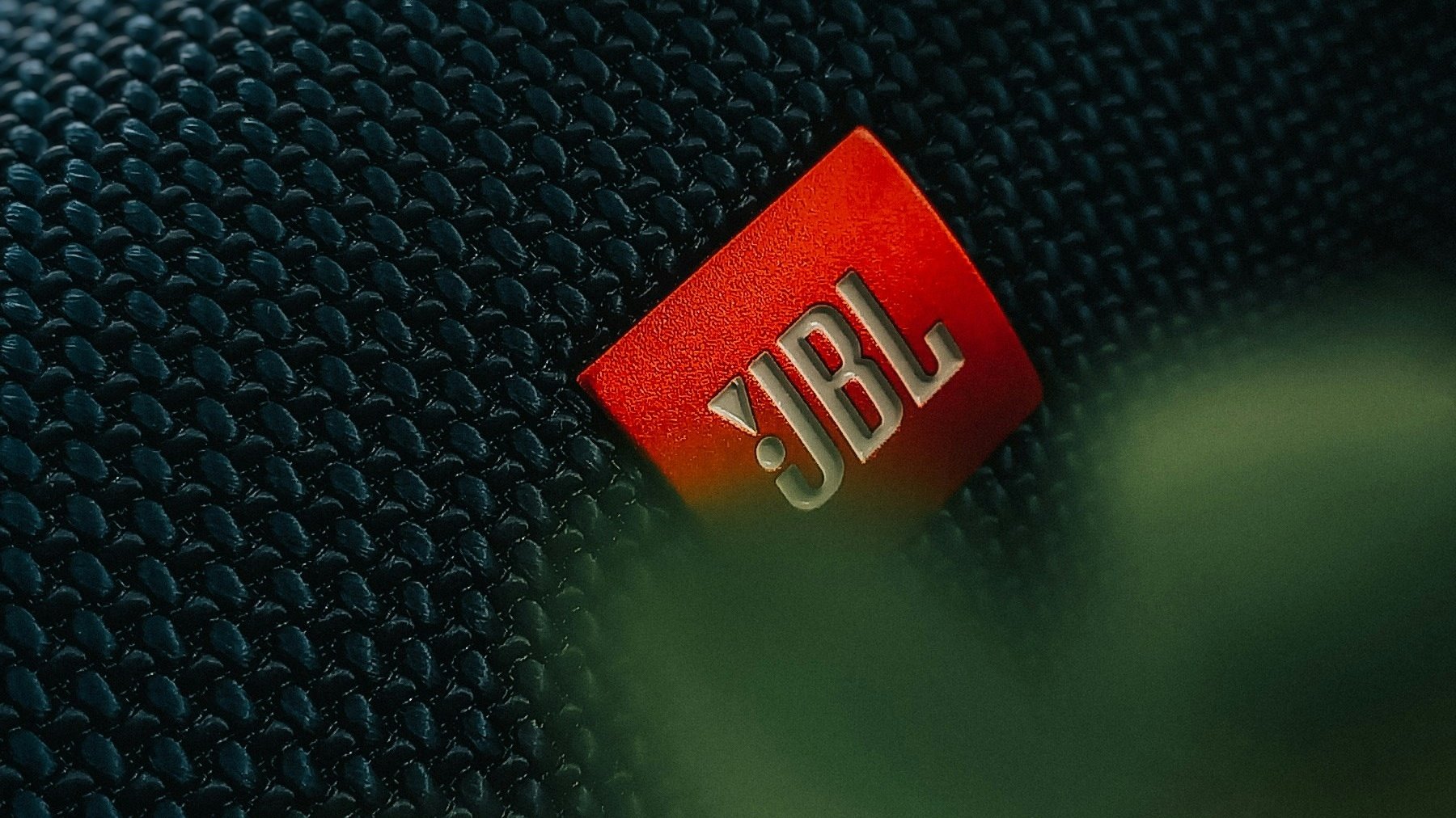 Společnosti JBL a Harman Kardon zvedají laťku domácího ozvučení
