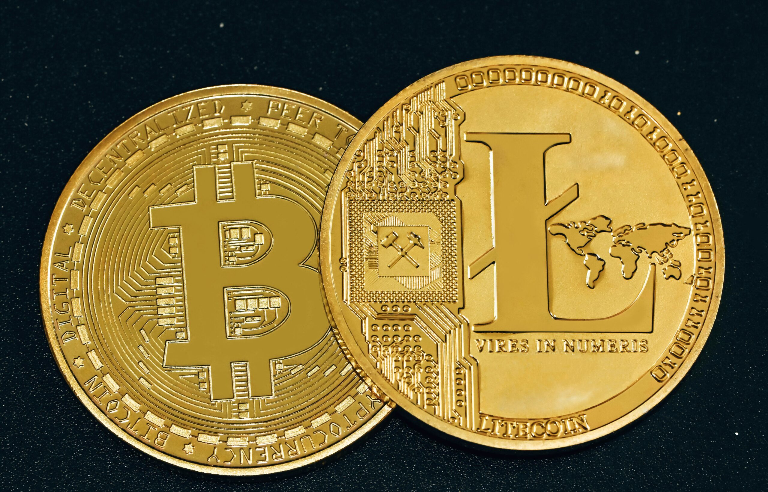Salvador uznal bitcoin jako oficiální měnu, nyní od rozhodnutí upouští