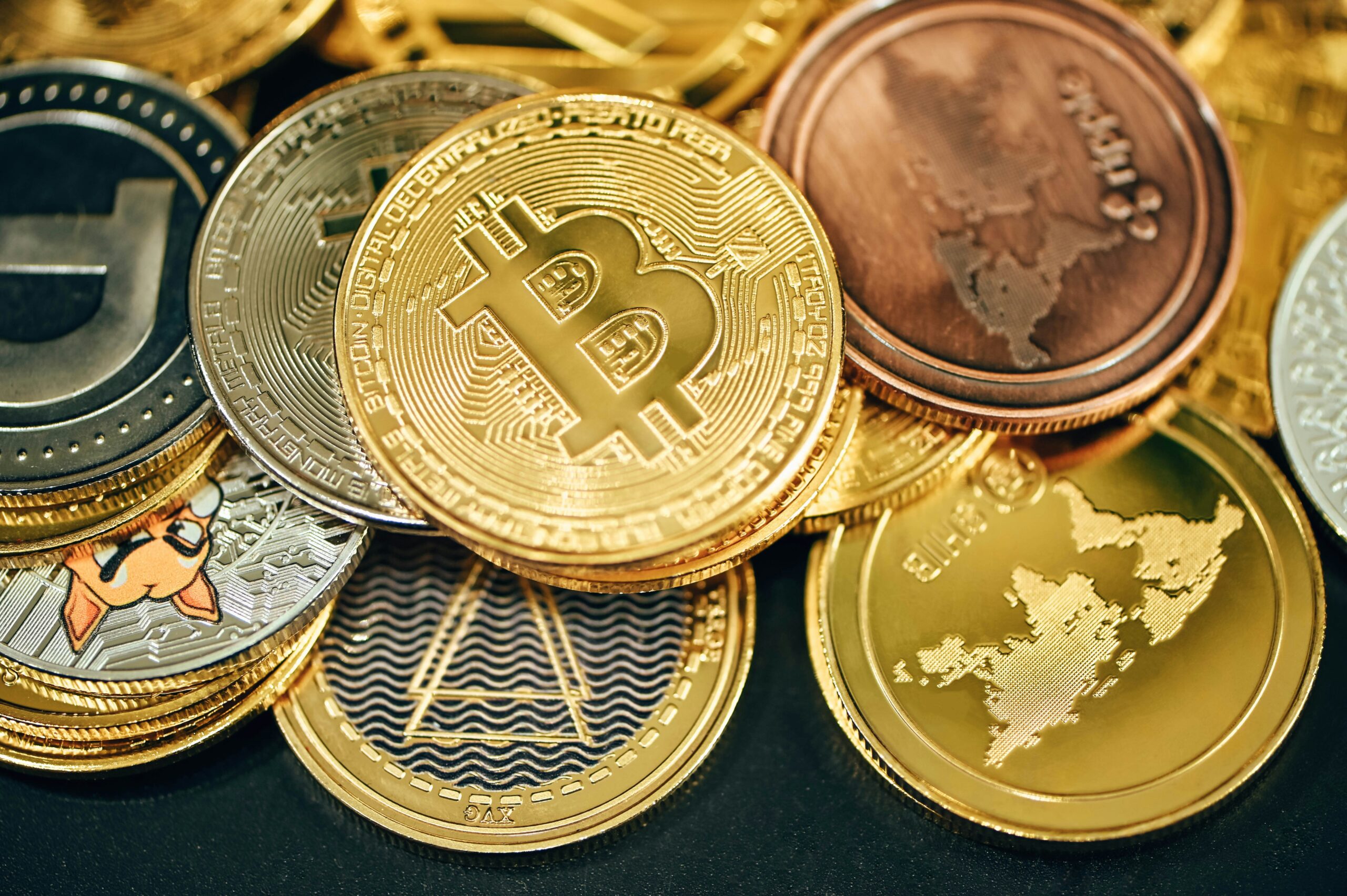 Muž ztratil pevný disk s 1000 bitcoiny. Po 10 letech hledání se se svým snem rozloučil