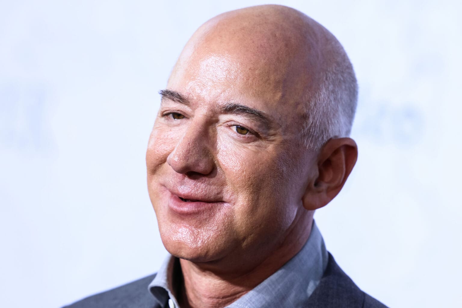 Jeff Bezos varuje mladé: Ne každý je nový Zuckerberg. Vzdělání má stále smysl
