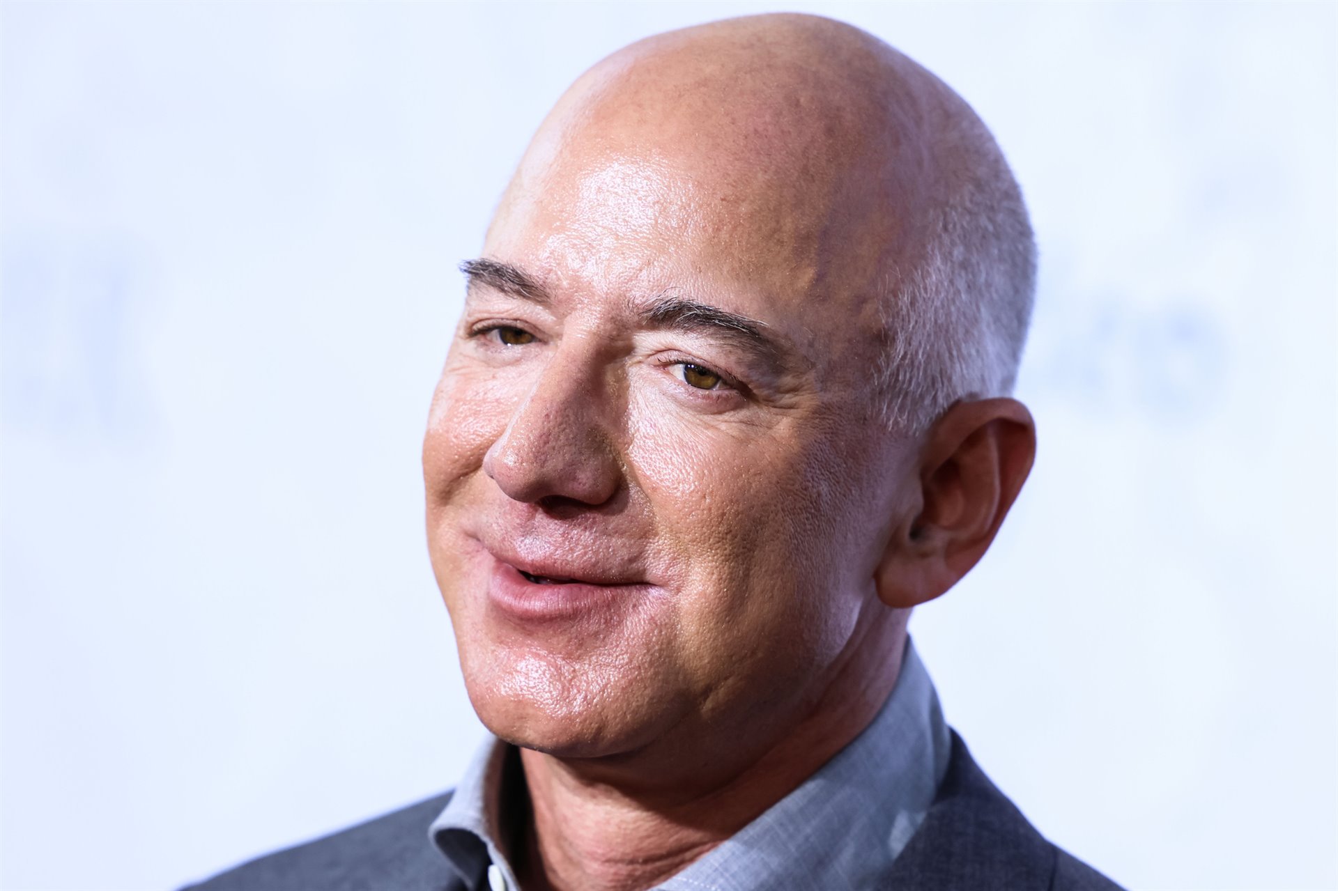 Zakladatel Amazonu Jeff Bezos se kvůli umělé inteligenci vrátil do práce
