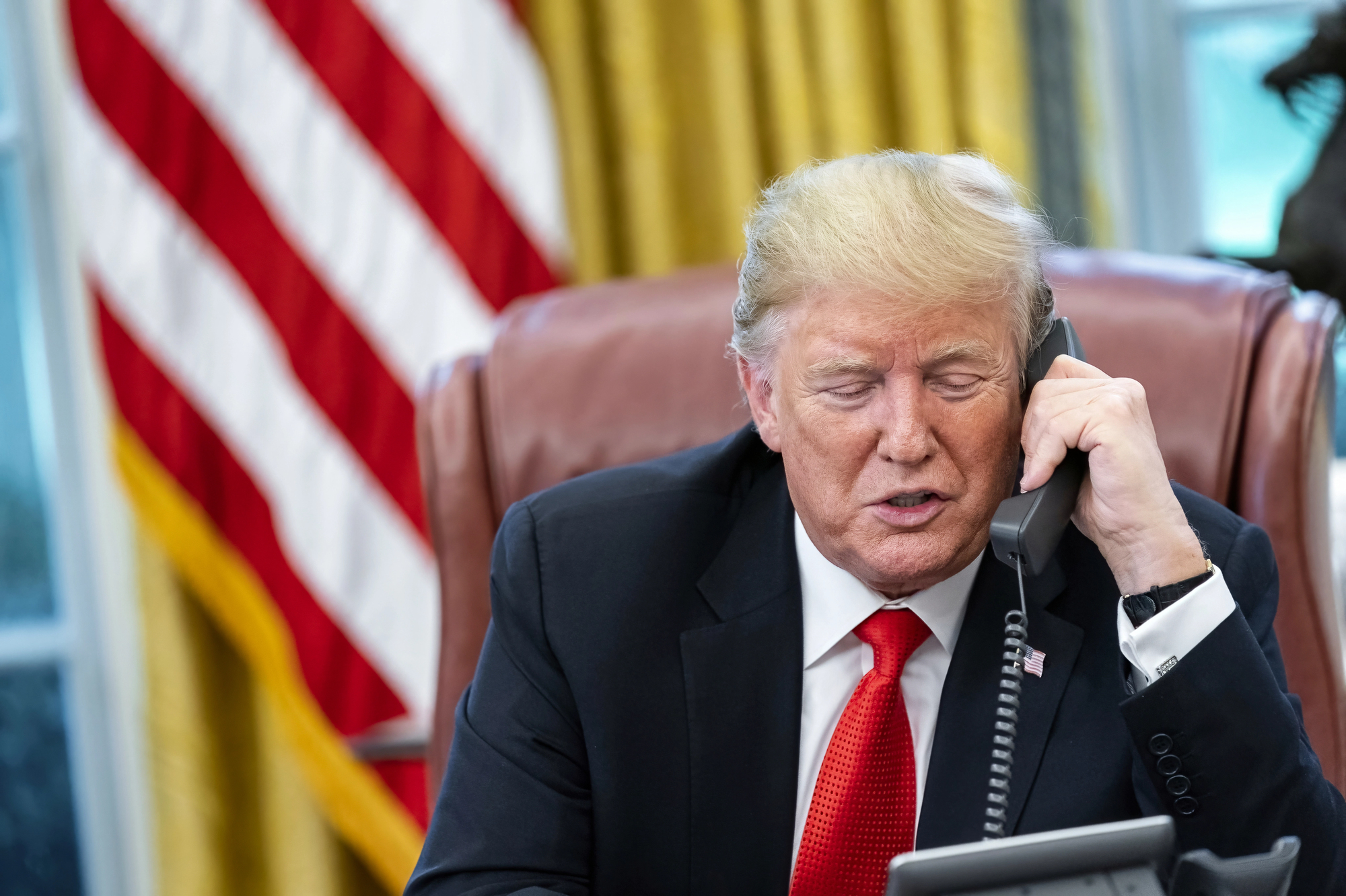 Umělá inteligence Applu udělala z Trumpa rasistu. Jde o technickou chybu, oprava je na cestě