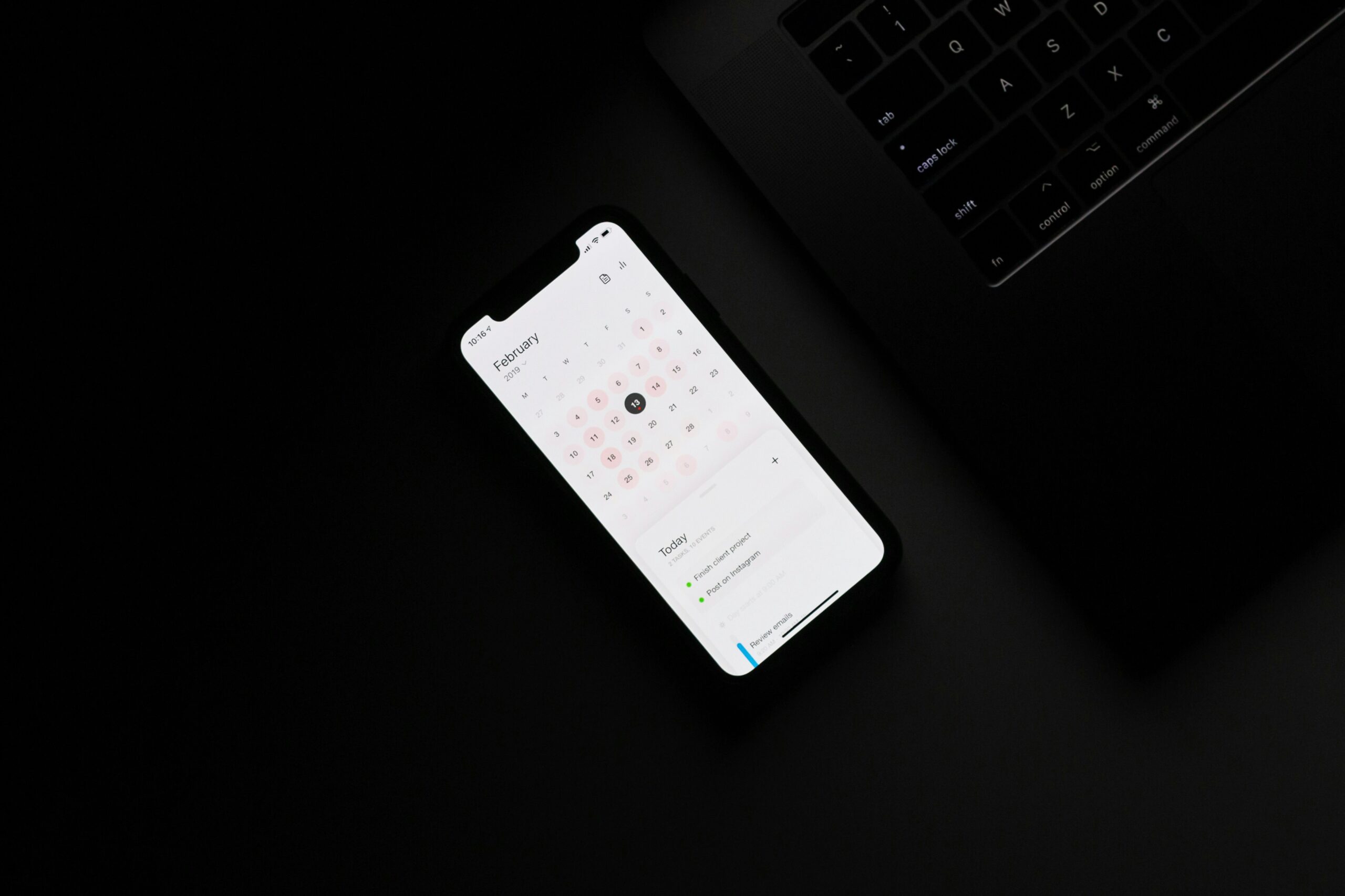 iPhone 16e je zde, predikce již odhadují, kdy dorazí jeho nástupce