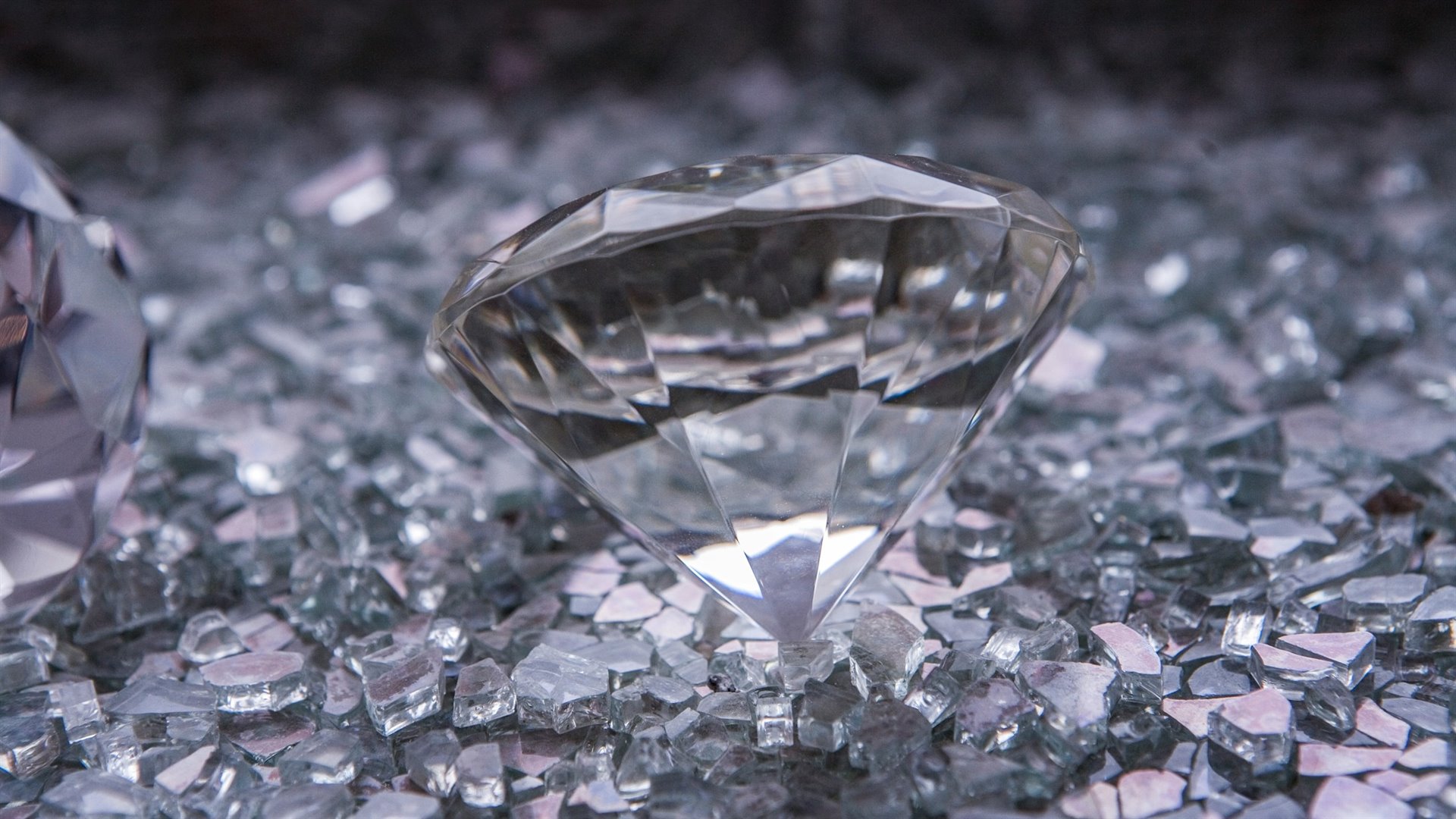 Radioaktivní diamant s energií na tisíce let šokoval odborníky