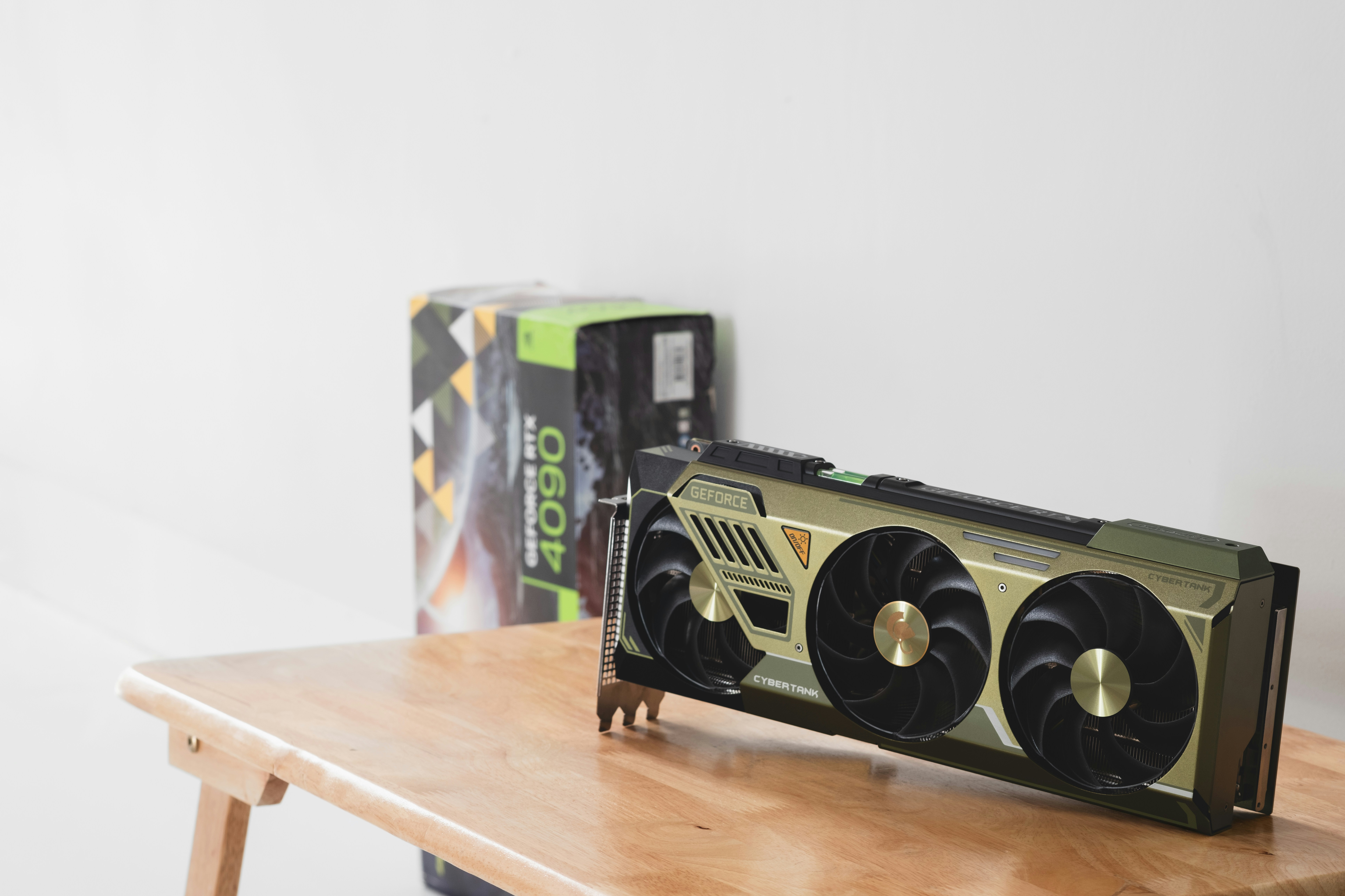 Klimatizace pro herní počítač: Bláznivý nápad čínského youtubera ochladit RTX 4090