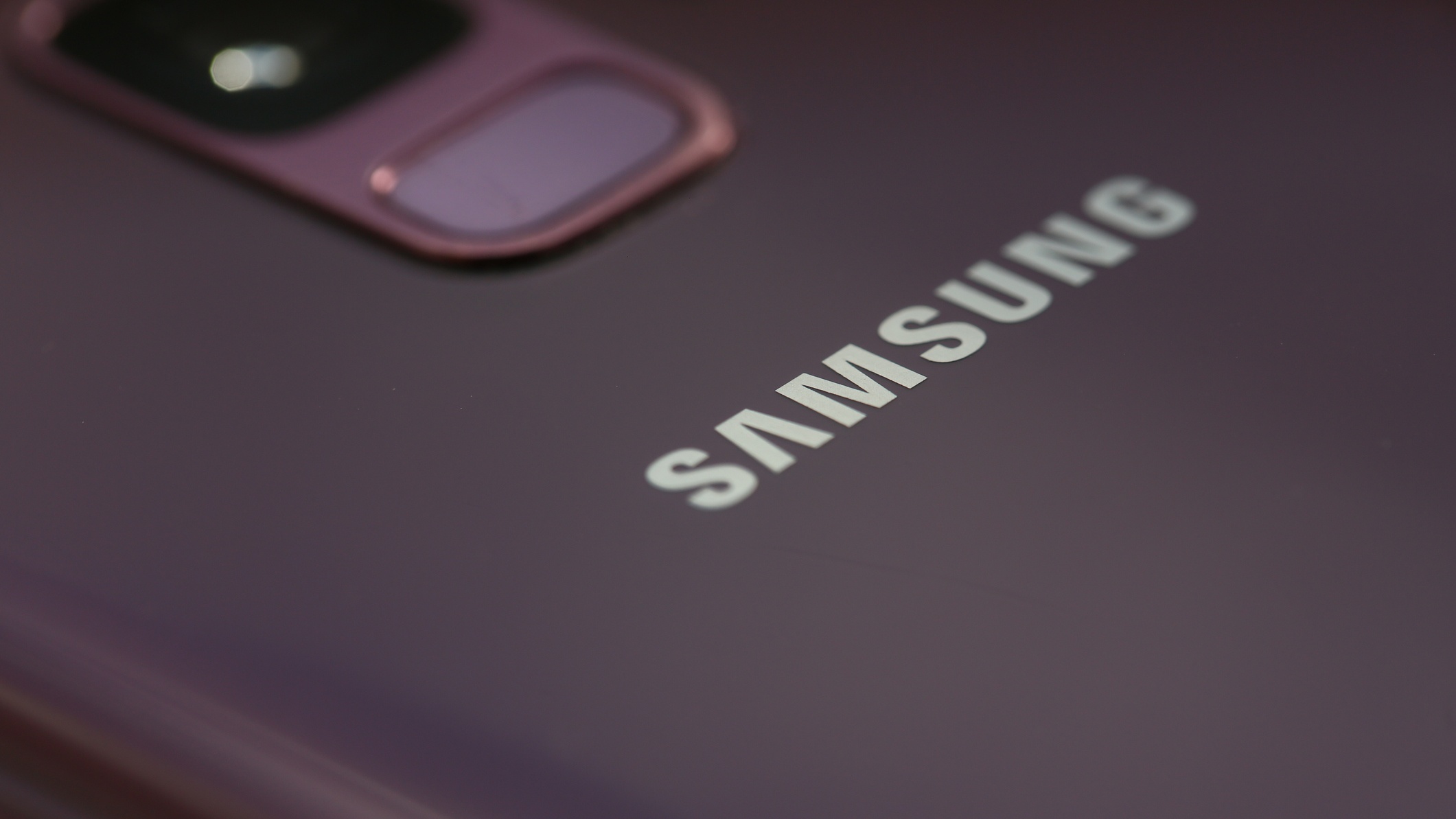 Samsung chce zdokonalit technologii mobilních baterií, cílí na kapacitu až 7 000 mAh