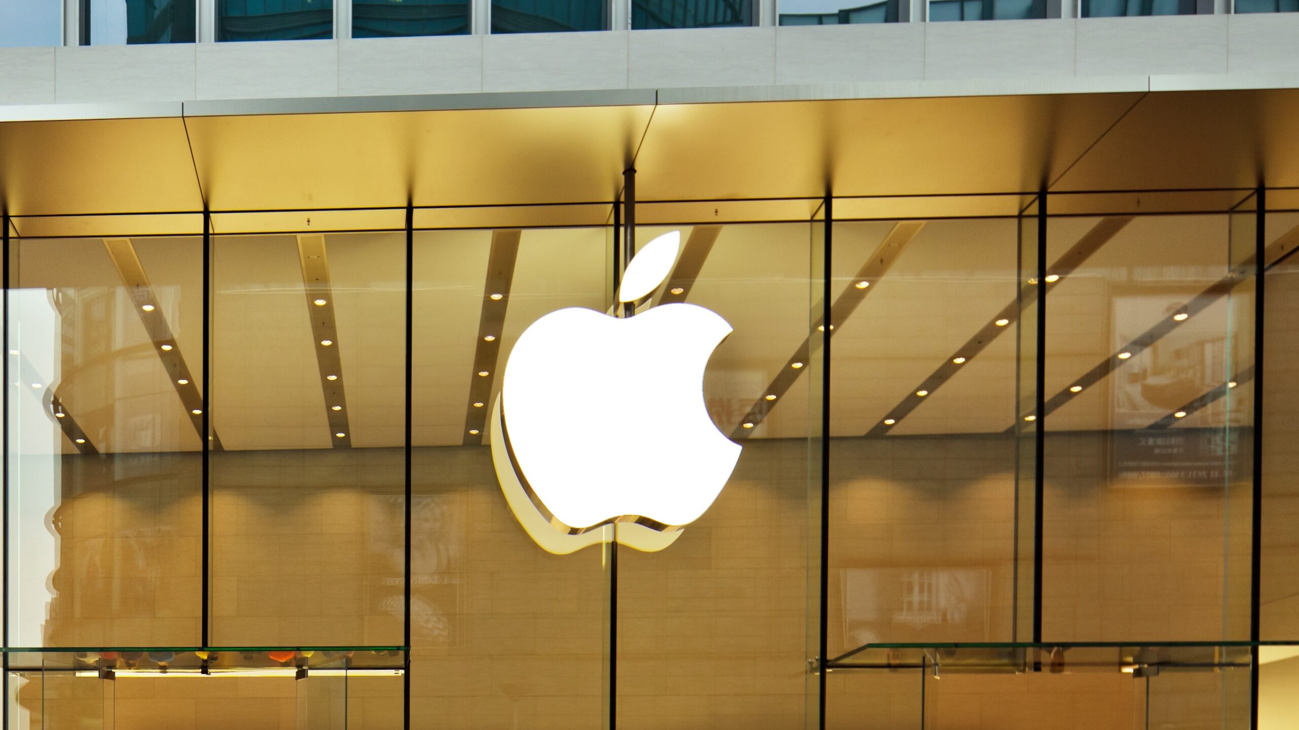 Apple uzavřel přelomovou dohodu o podpoře své kontroverzní umělé inteligence