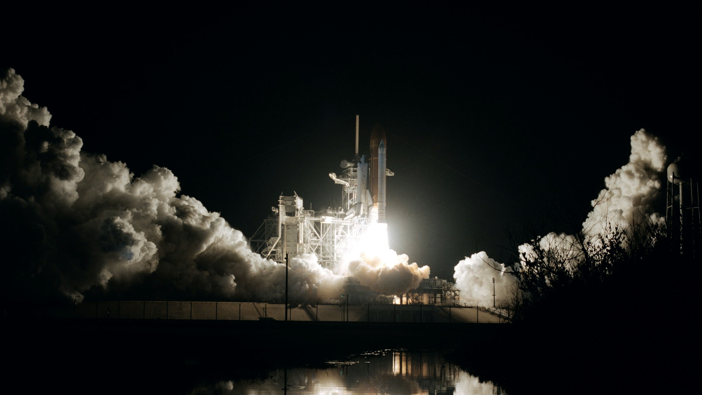 SpaceX upozorňuje na nadcházející testovací let hvězdné lodi zapálením masivního raketového nosiče v Texasu