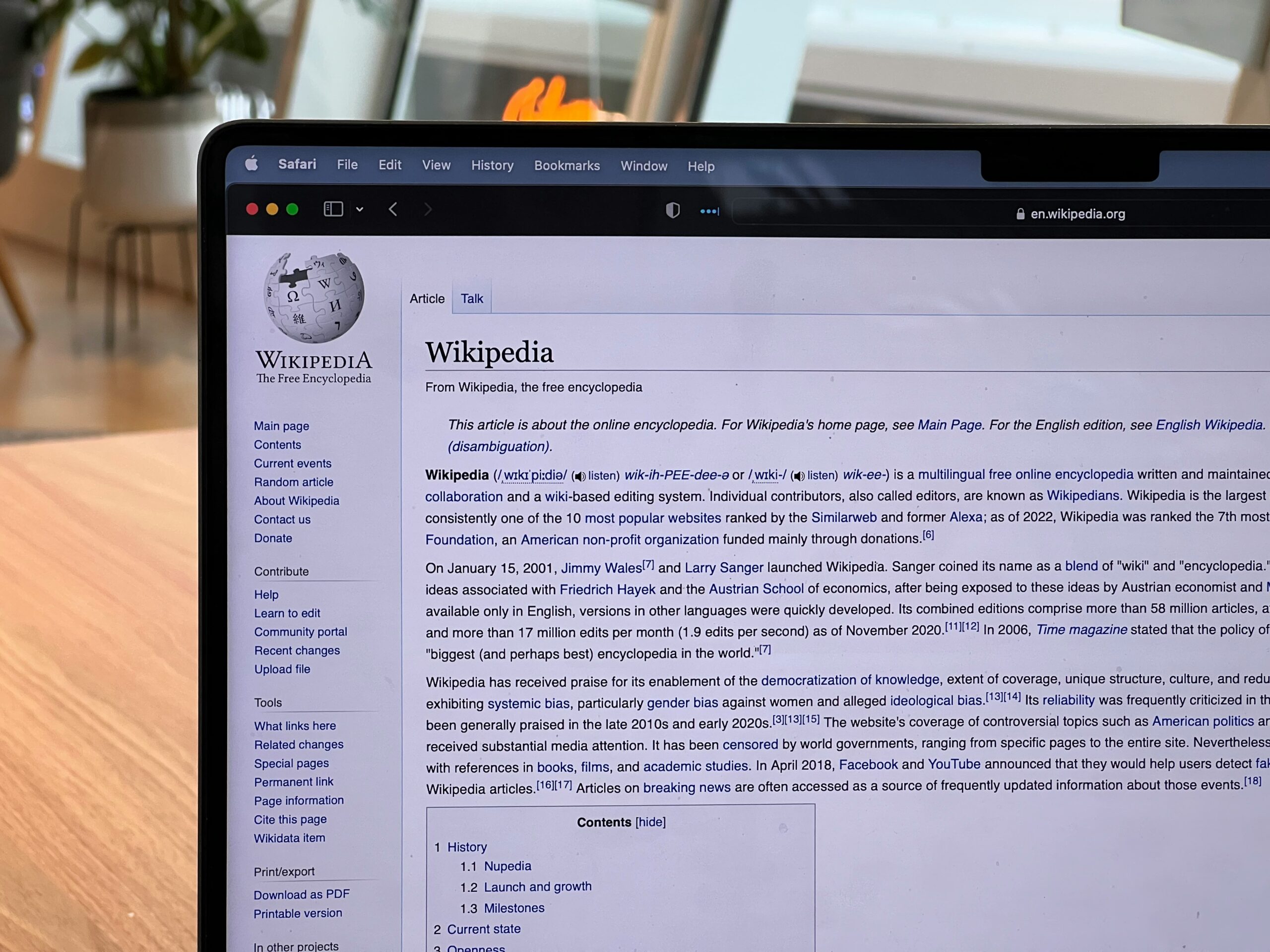 Zakladatel WikiToku vysvětluje, proč vytvořil Wikipedii, která napodobuje TikTok