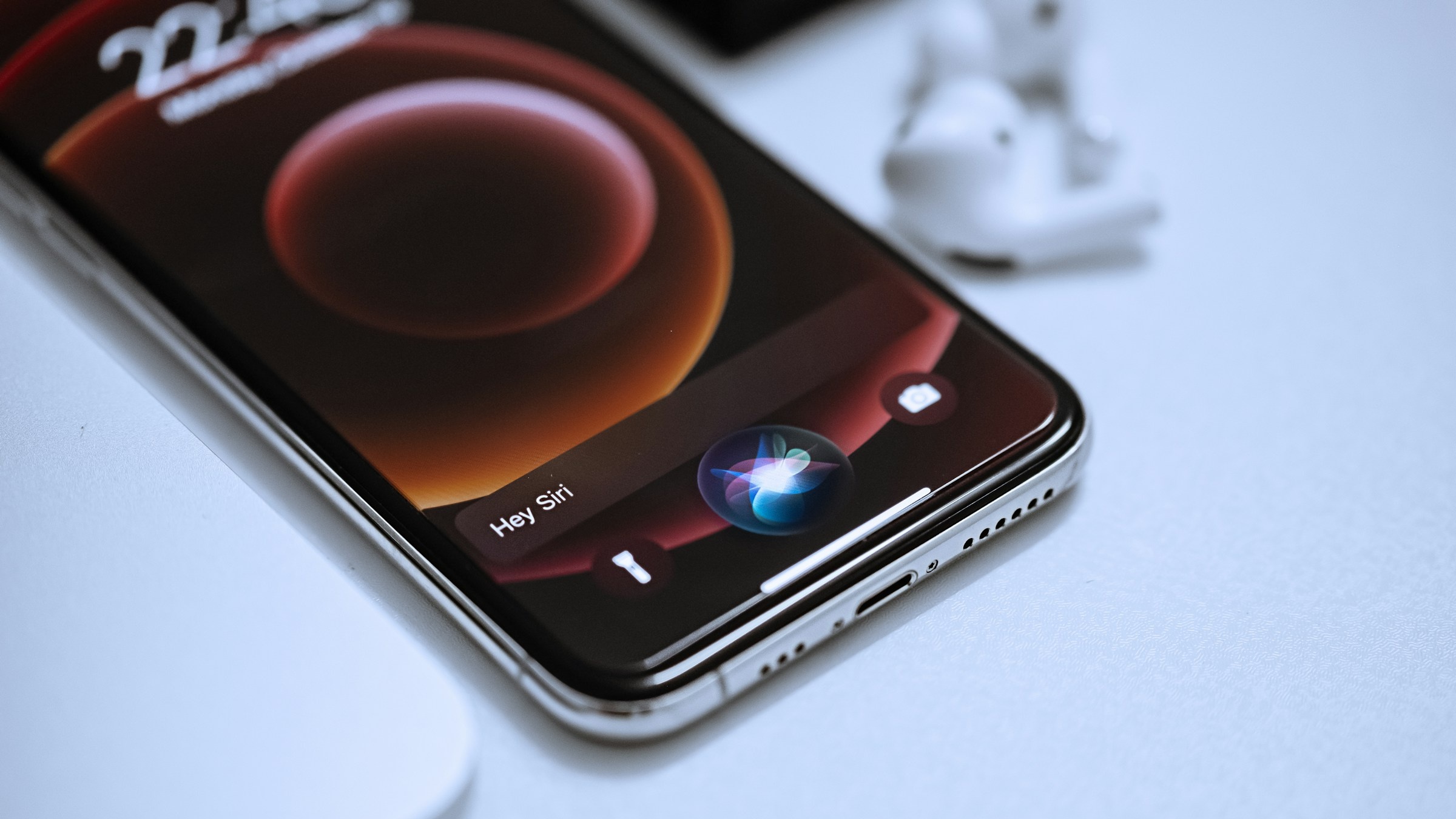Co víme o beta verzi systému iOS 18.4 pro iPhone s vylepšenou Siri