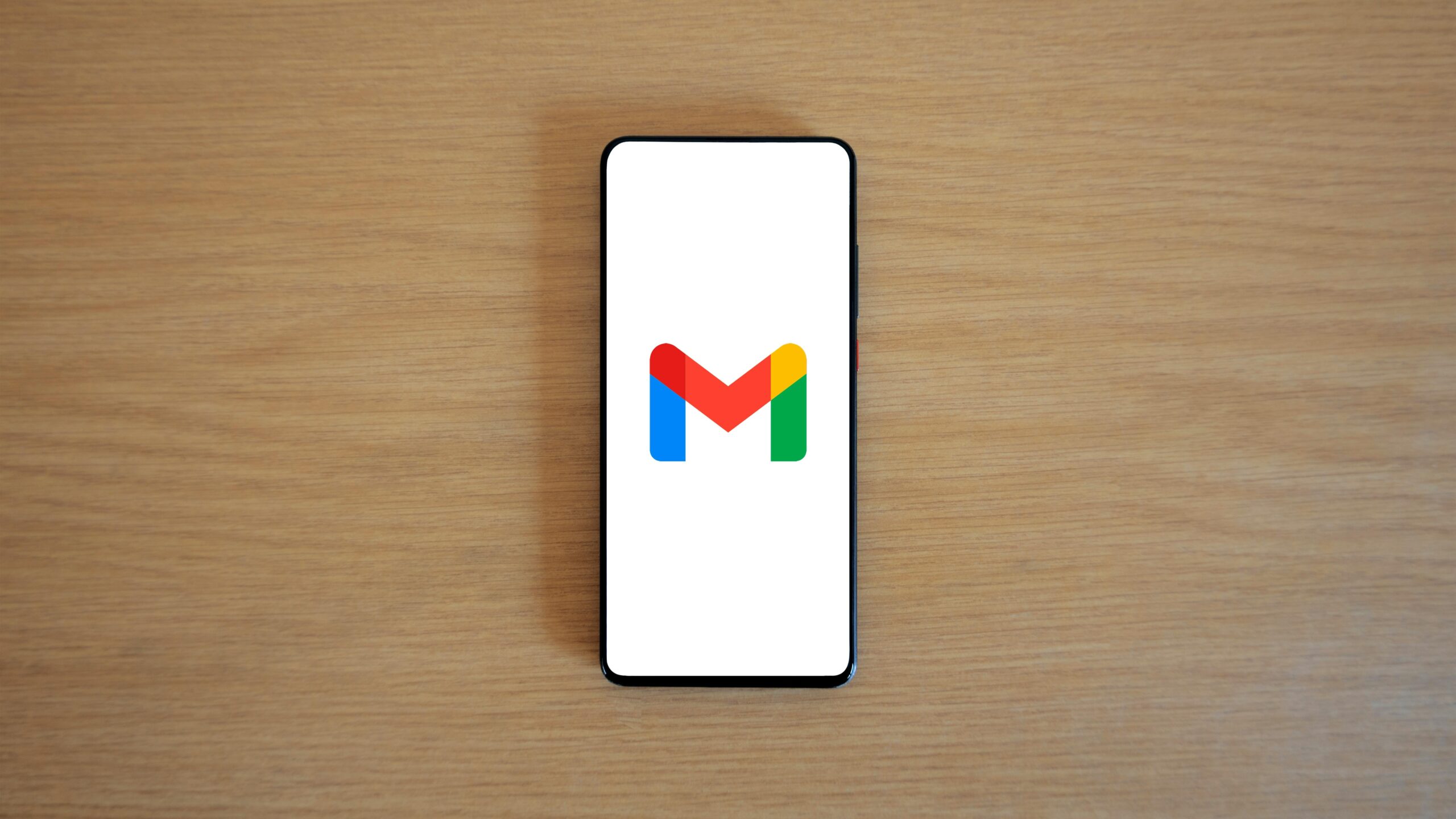 Gmail pro iPhone dostal nový design: Toto jsou hlavní změny