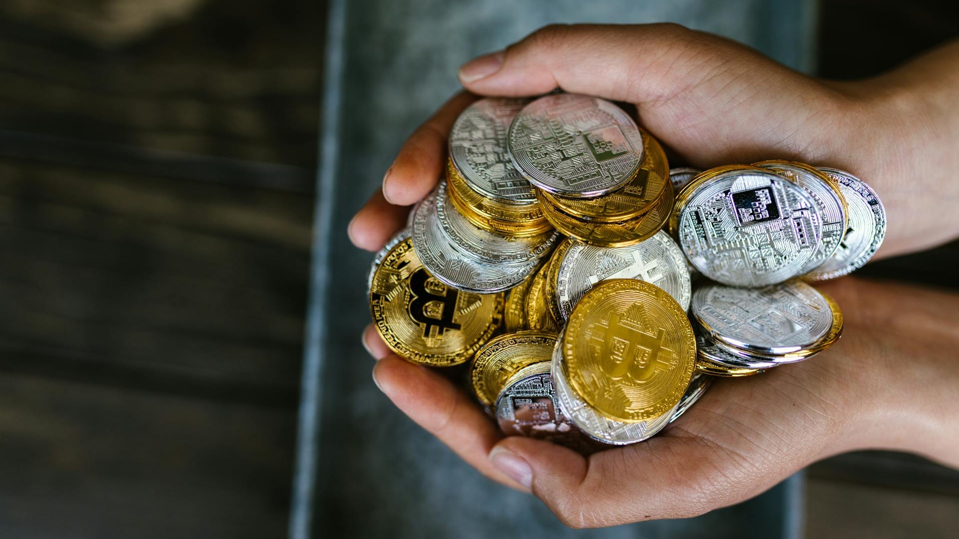 Hackeři uloupili 1,5 miliardy dolarů v kryptoměnách