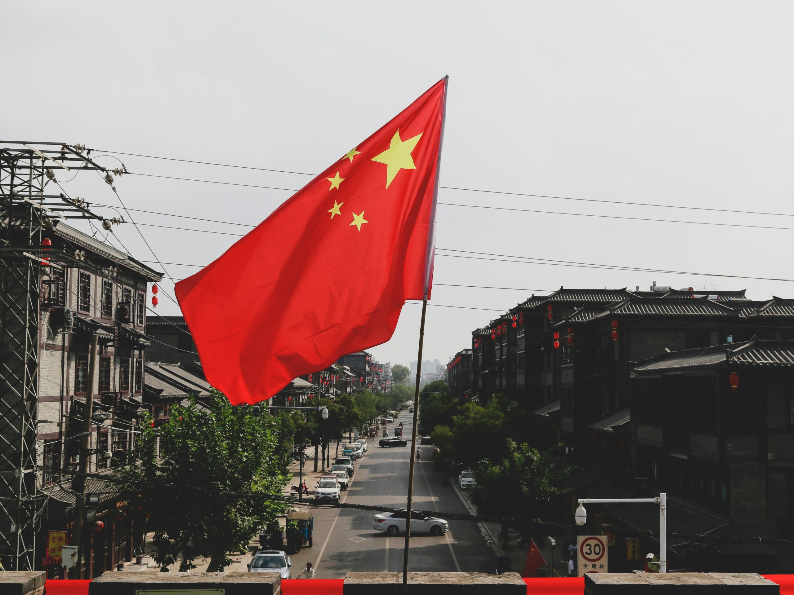 V Číně vrcholí napětí na trhu. USA již očekávají další úder Pekingu