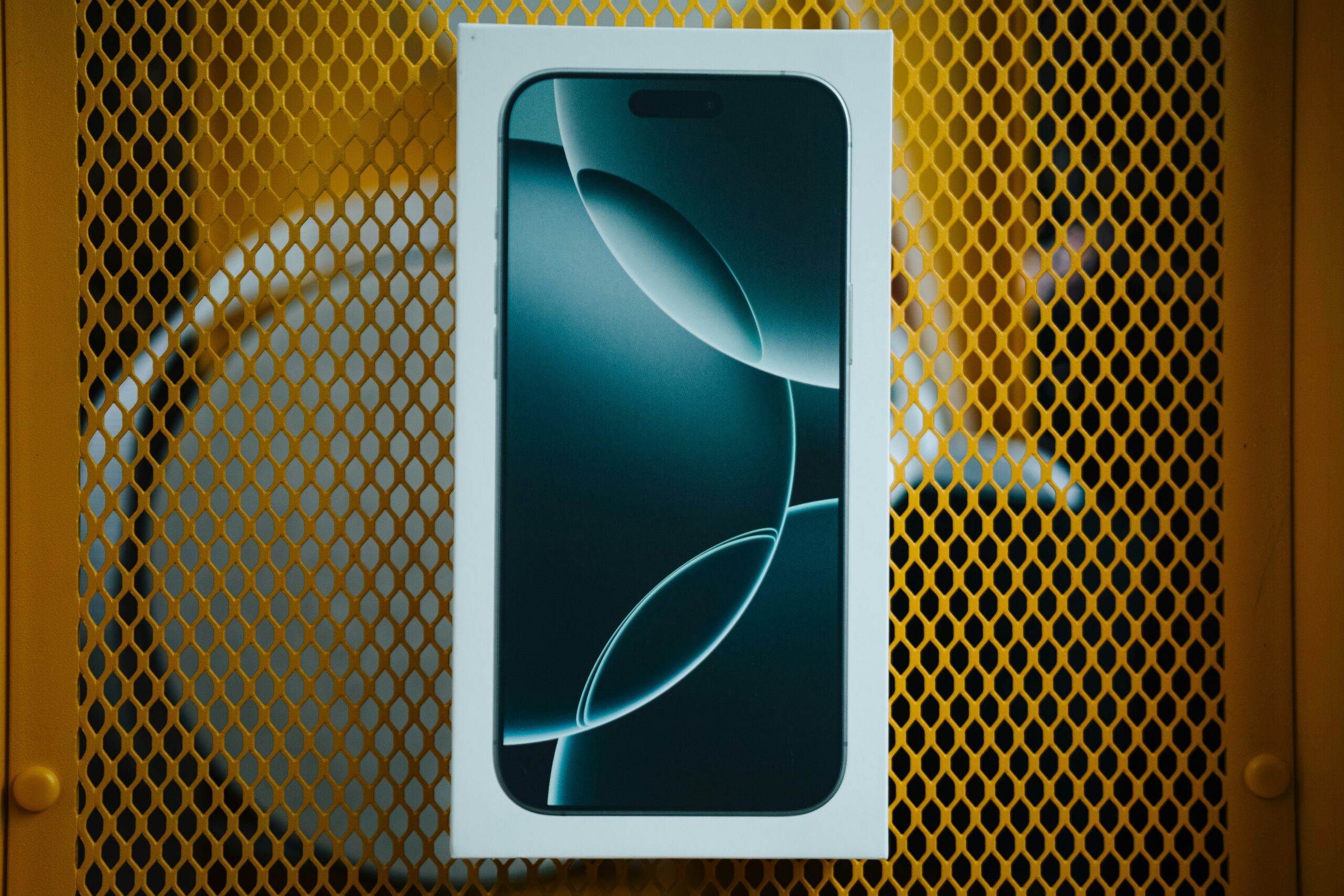 První recenze iPhonu 16e jsou zde. Ohlasy jsou smíšené