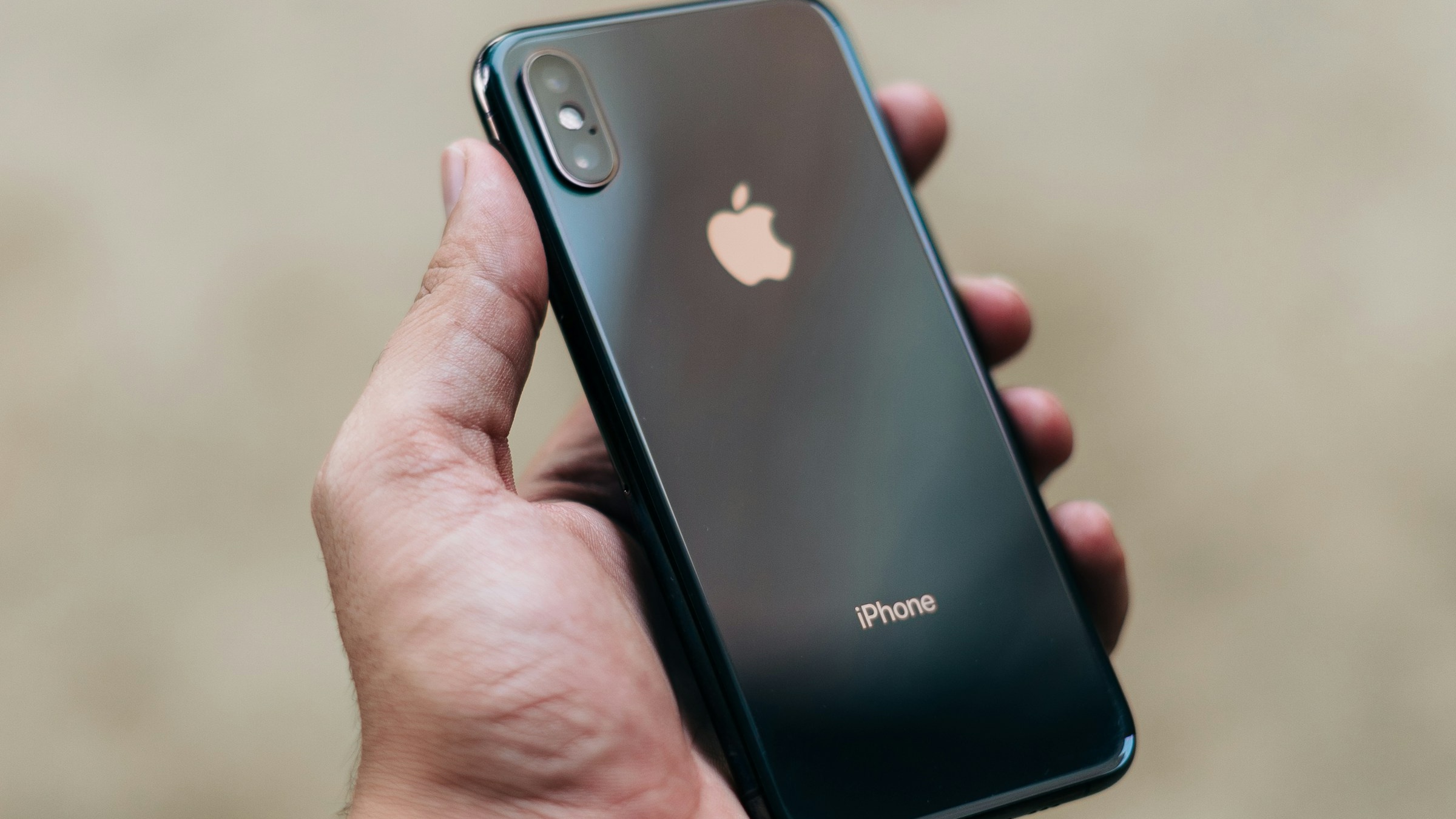 Nečekané odhalení záhadného telefonu iPhone 16E