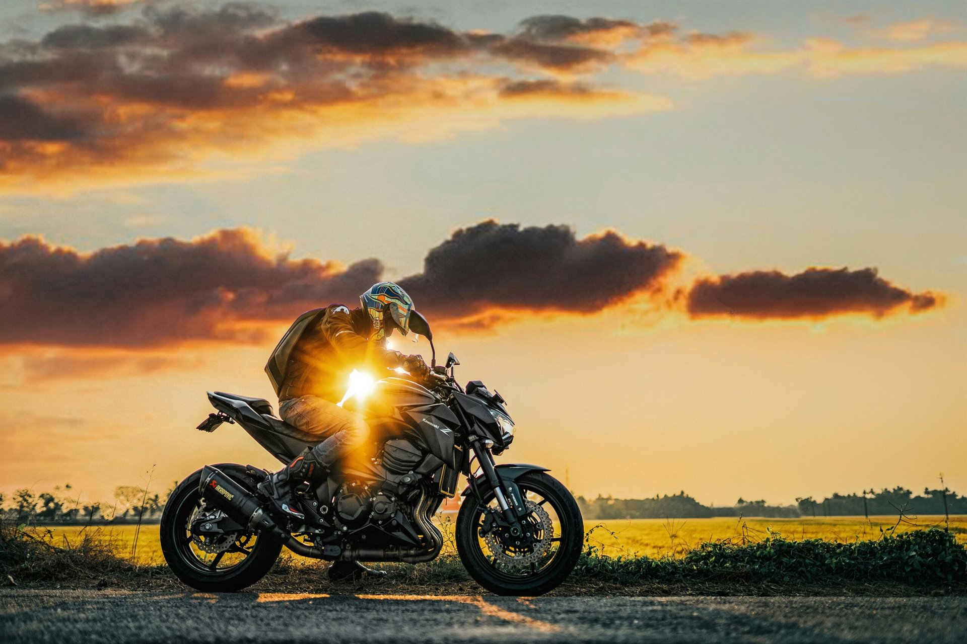 Japonsko konečně testuje motocykl budoucnosti bez pohonu elektřinou nebo benzínem