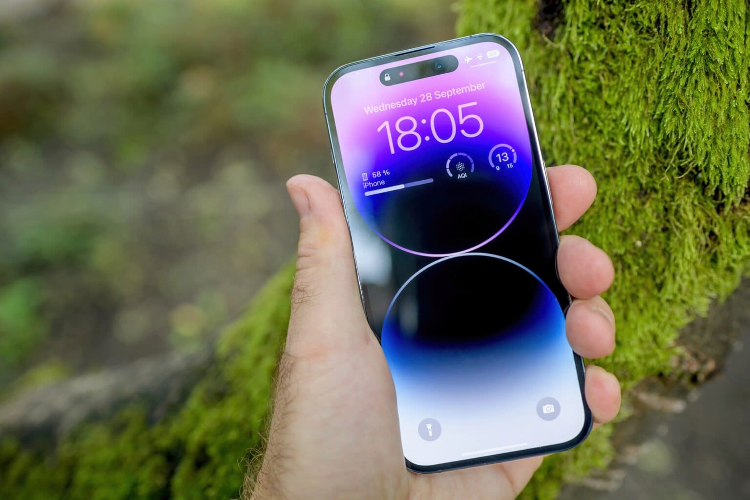 Apple konečně pochopil, že ne každý chce průhledný cirkus na displeji. Liquid Glass se mění