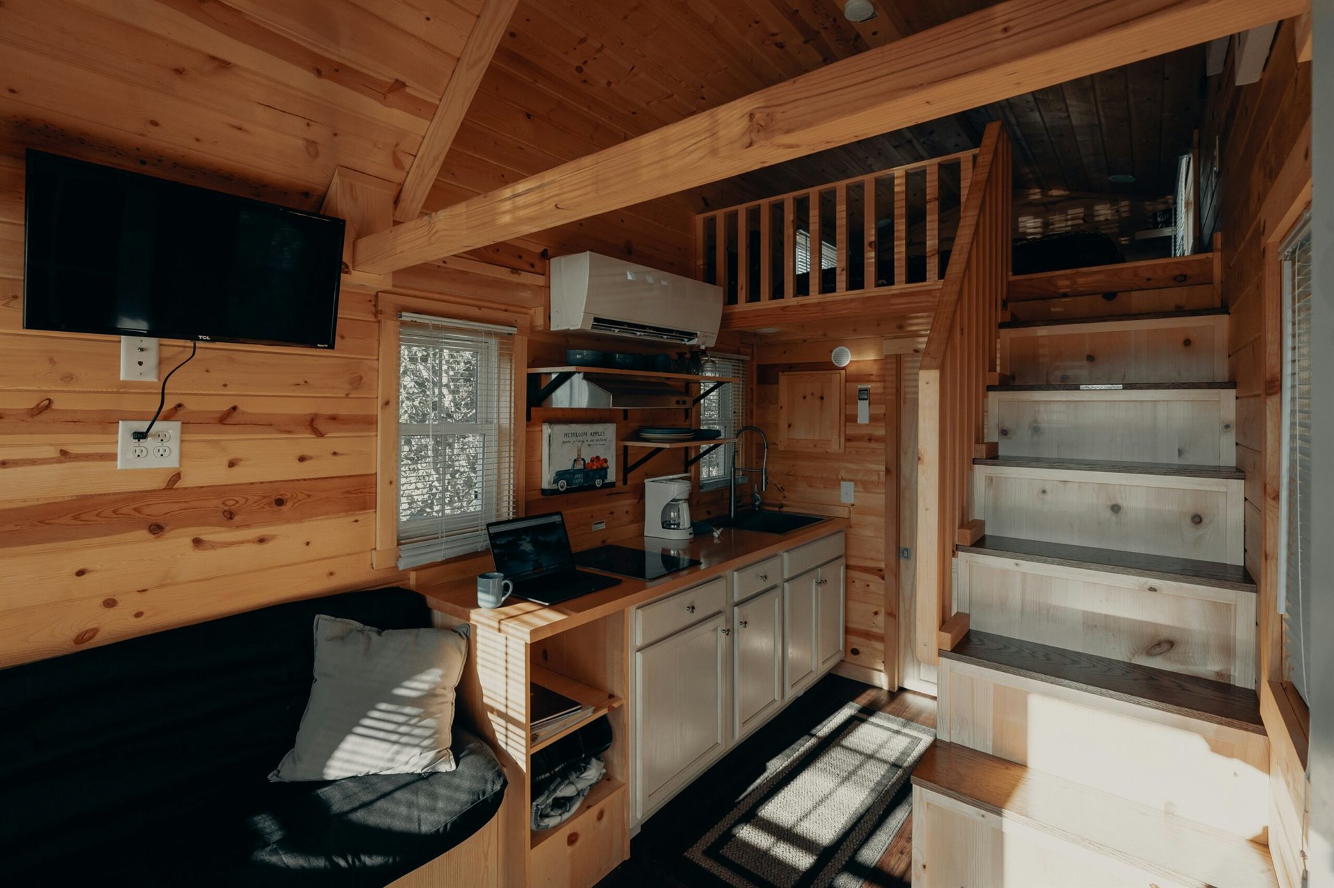 Malý okouzlující dům, který je energeticky soběstačný
