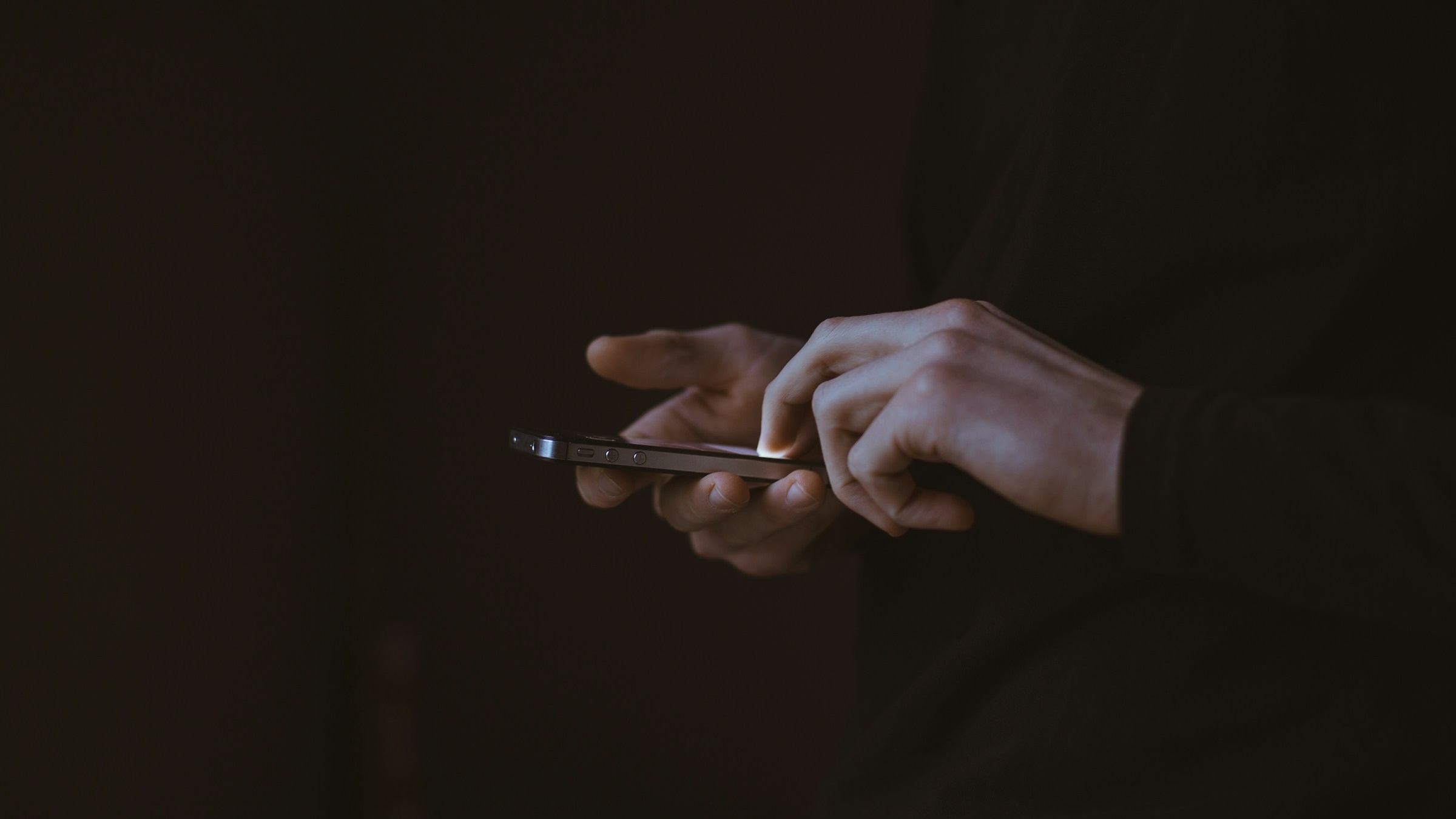 Tento minimalistický telefon vás odnaučí závislosti na technologiích