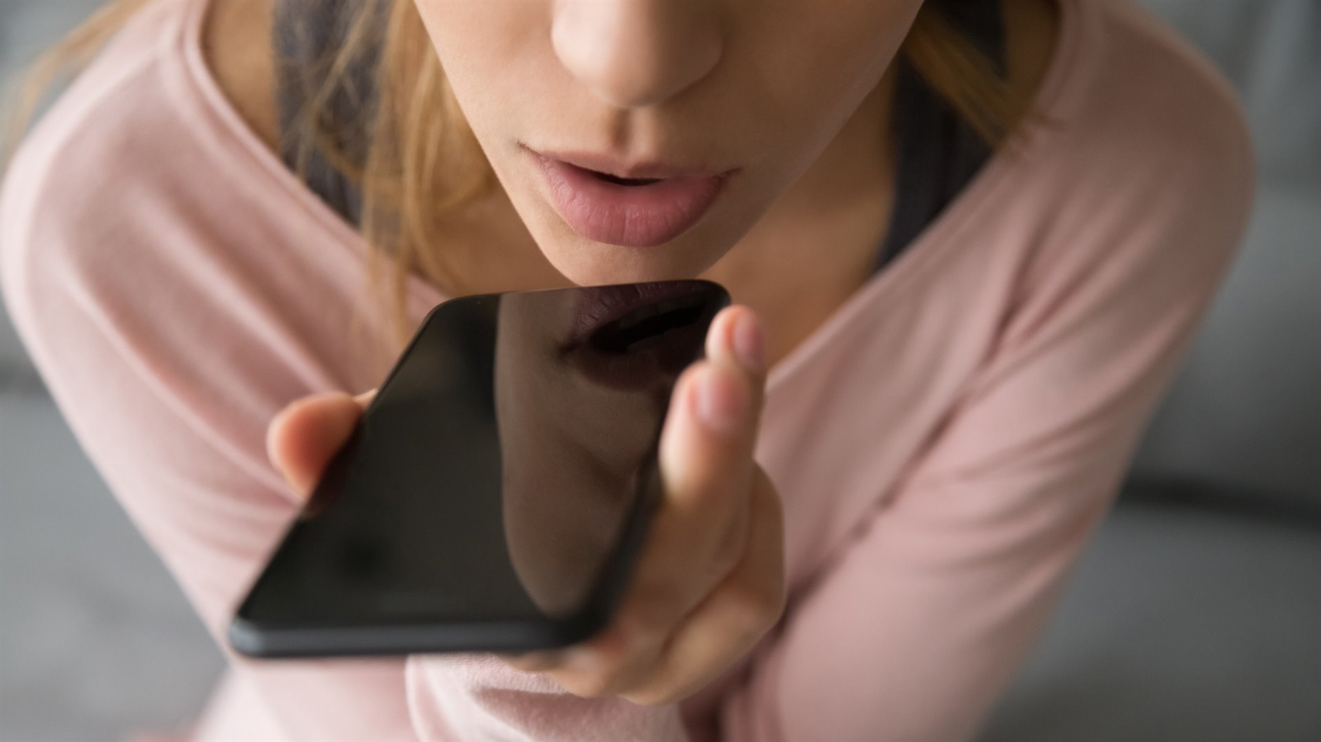 Pokud máte problémy s kvalitou telefonních hovorů, možná máte zanesený mikrofon. Poradíme, jak jej snadno a rychle vyčistit