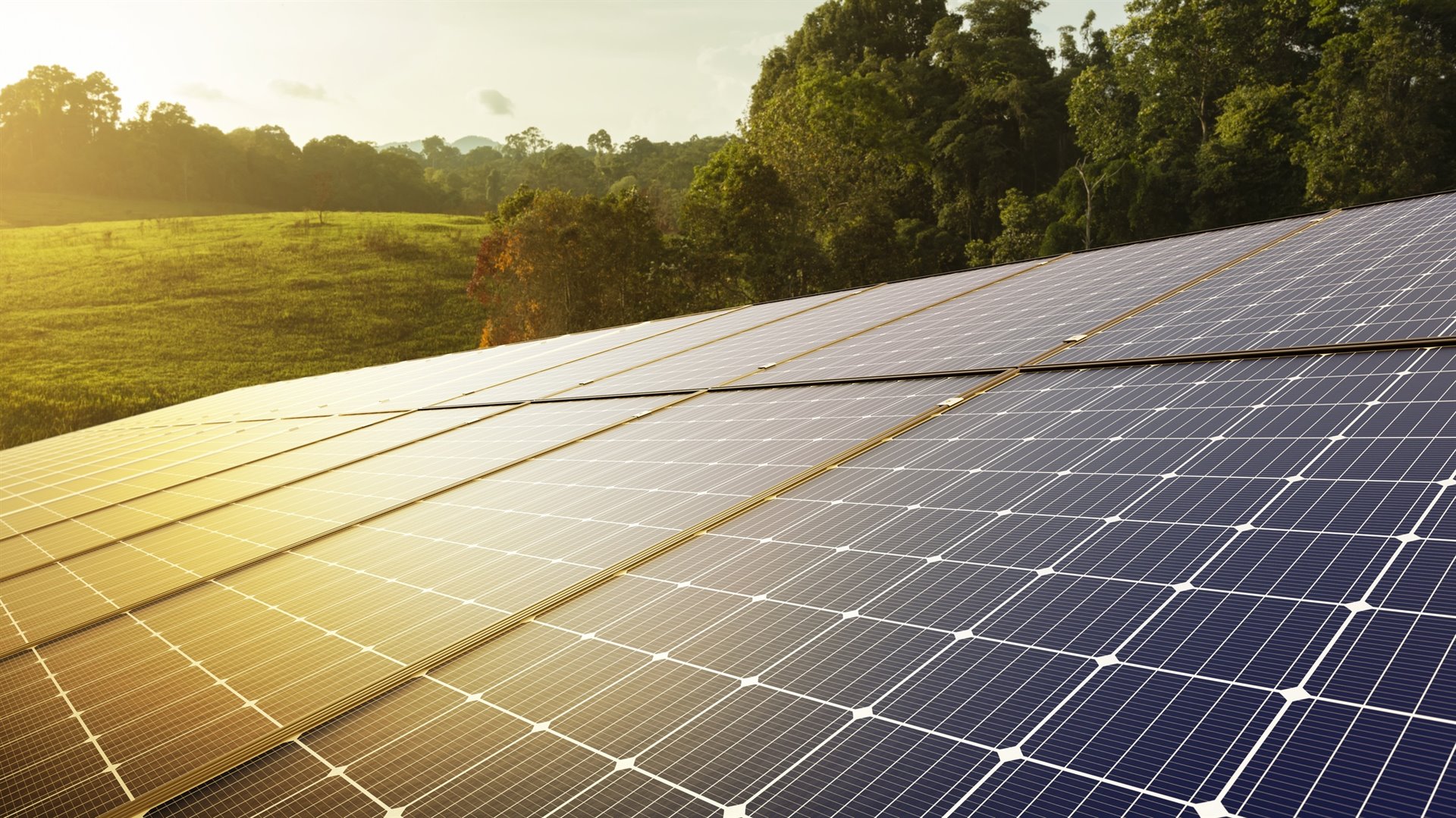 Evropa představila unikátní koncept solární silnice doplěné větrnými turbínami