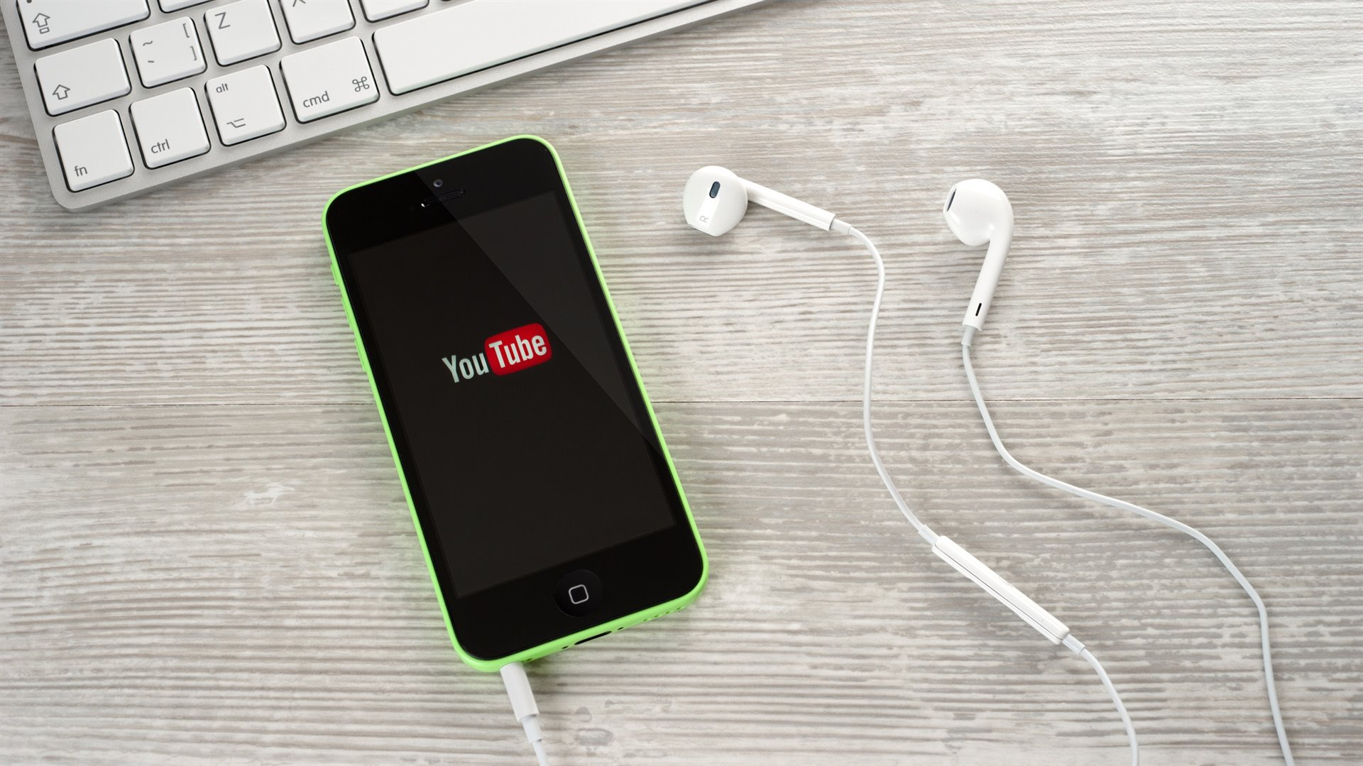 Češi si budou moci užít lepší kvalitu zvuku na YouTube. Za funkci ale zaplatí