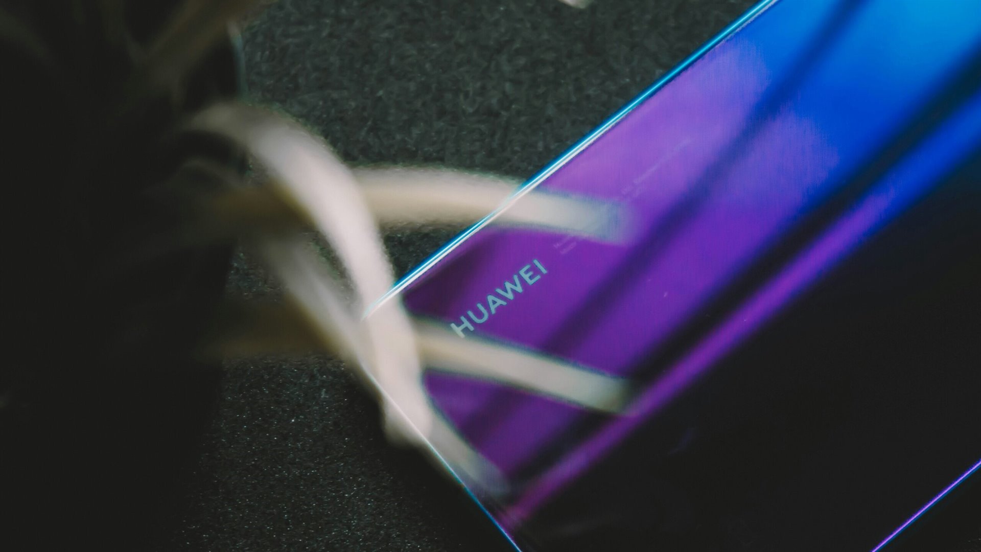 Huawei nemá přístup ke Google Play. Tento obchod s aplikacemi je ale solidní náhradou