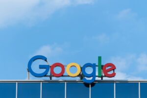 Češi neumí uchránit své děti před internetovými hrozbami. Google nabízí řešení