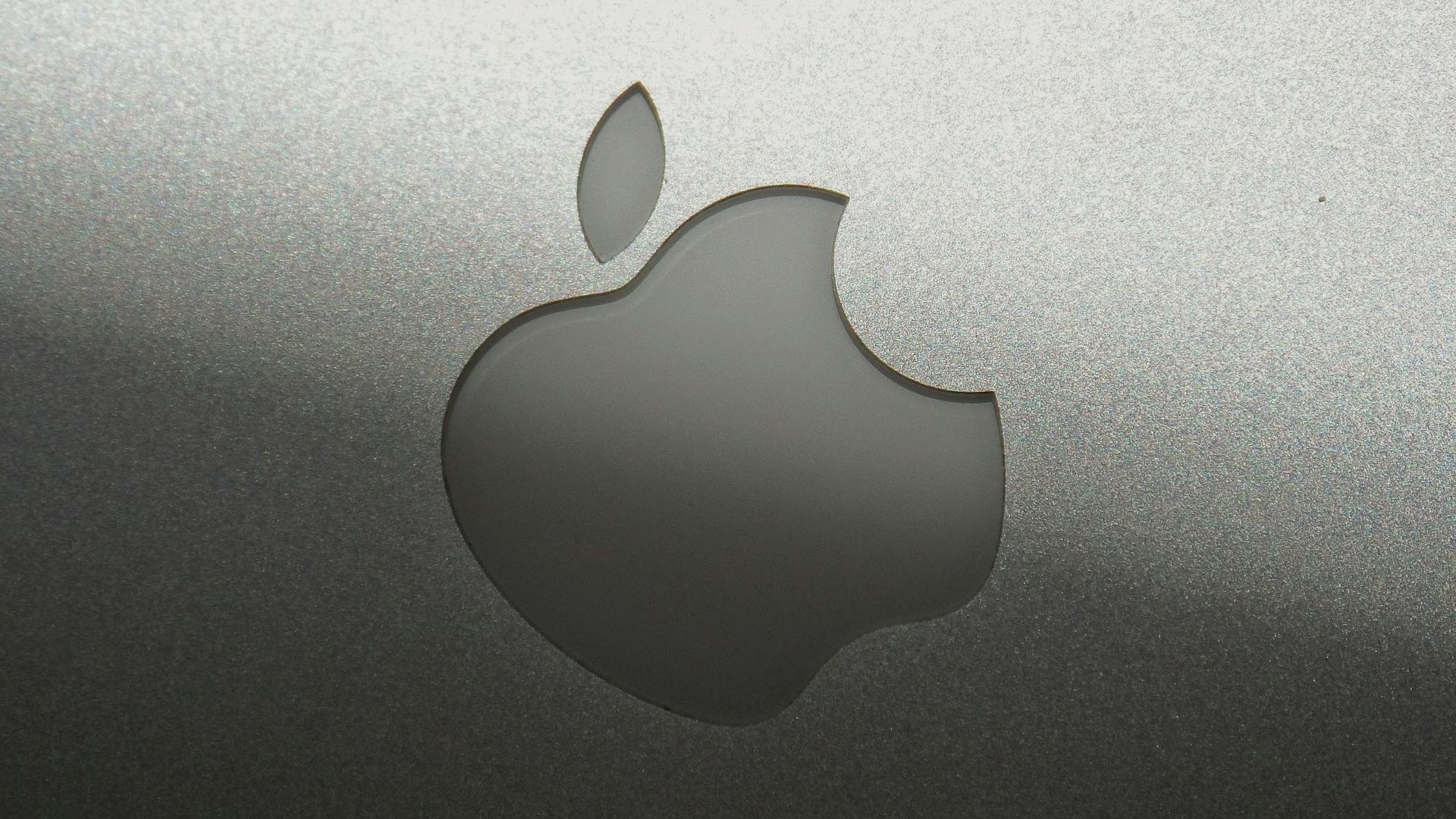 Apple šetří na nákladech, k výrobě svých zařízení používá starší komponenty