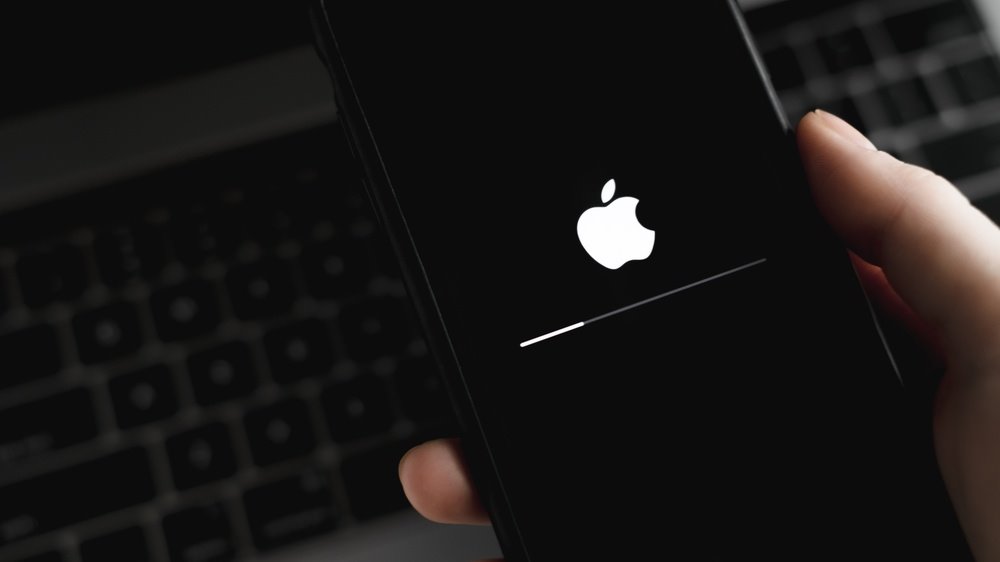 Apple vydává aktualizaci iOS 18.3.2 pro iPhone. Ta však příliš novinek nepřináší