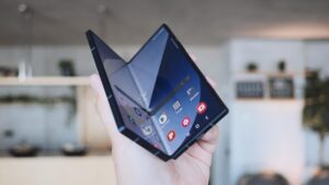 Velkým problémem skládacích zařízení je software. One UI 7 všechno změní