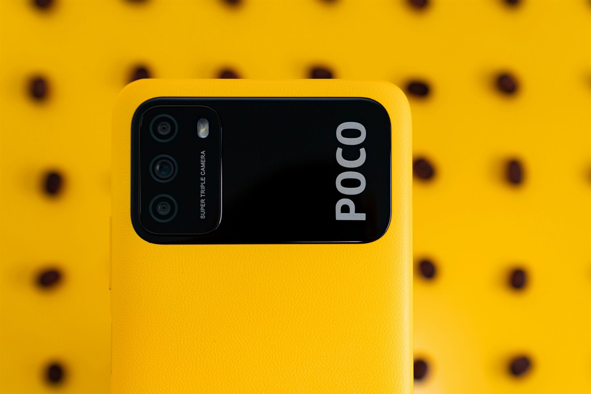 POCO F7 Ultra a F7 Pro: Nejvyspělejší telefony značky přichází